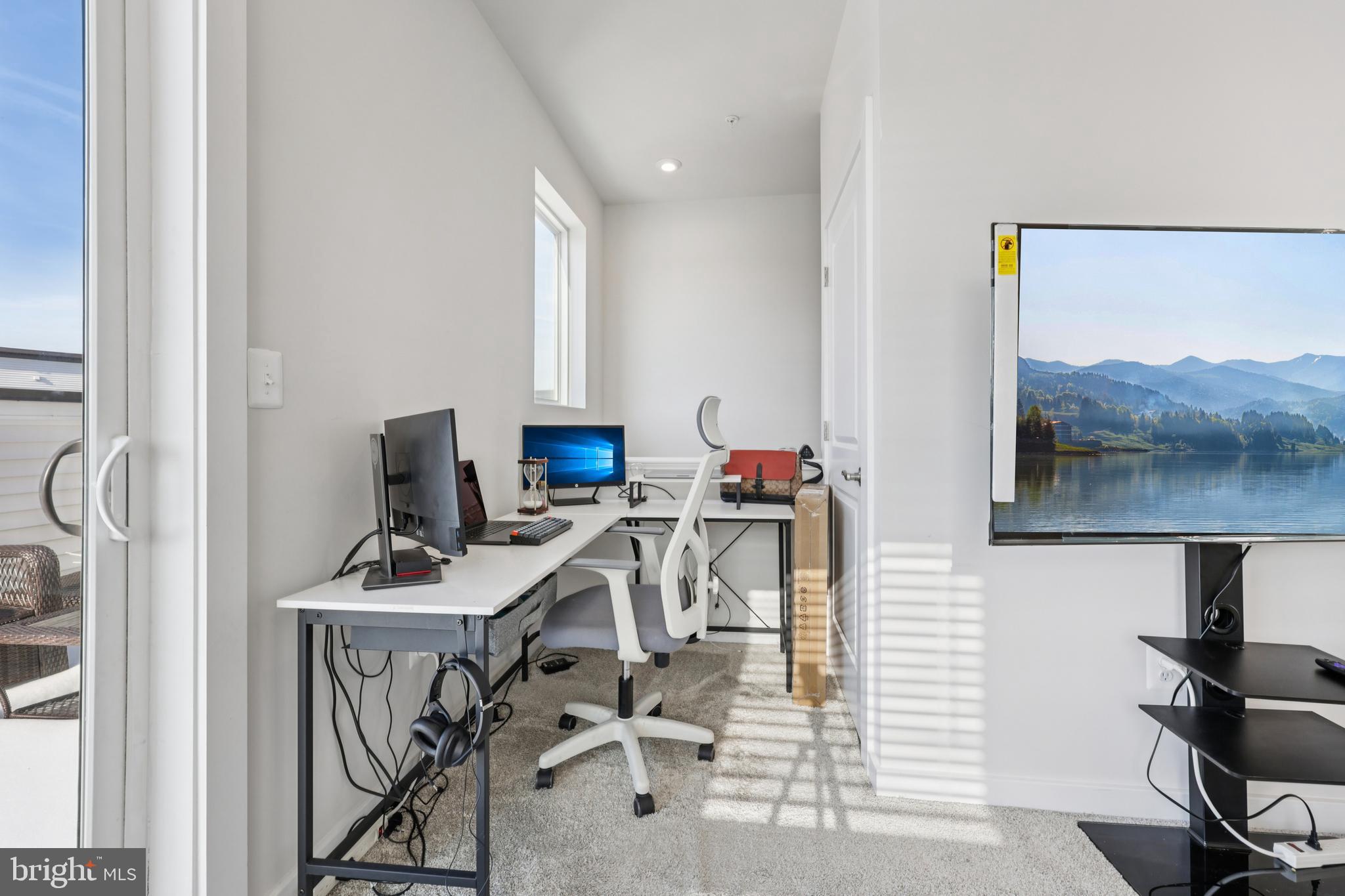 RIVERFRONT - Residential