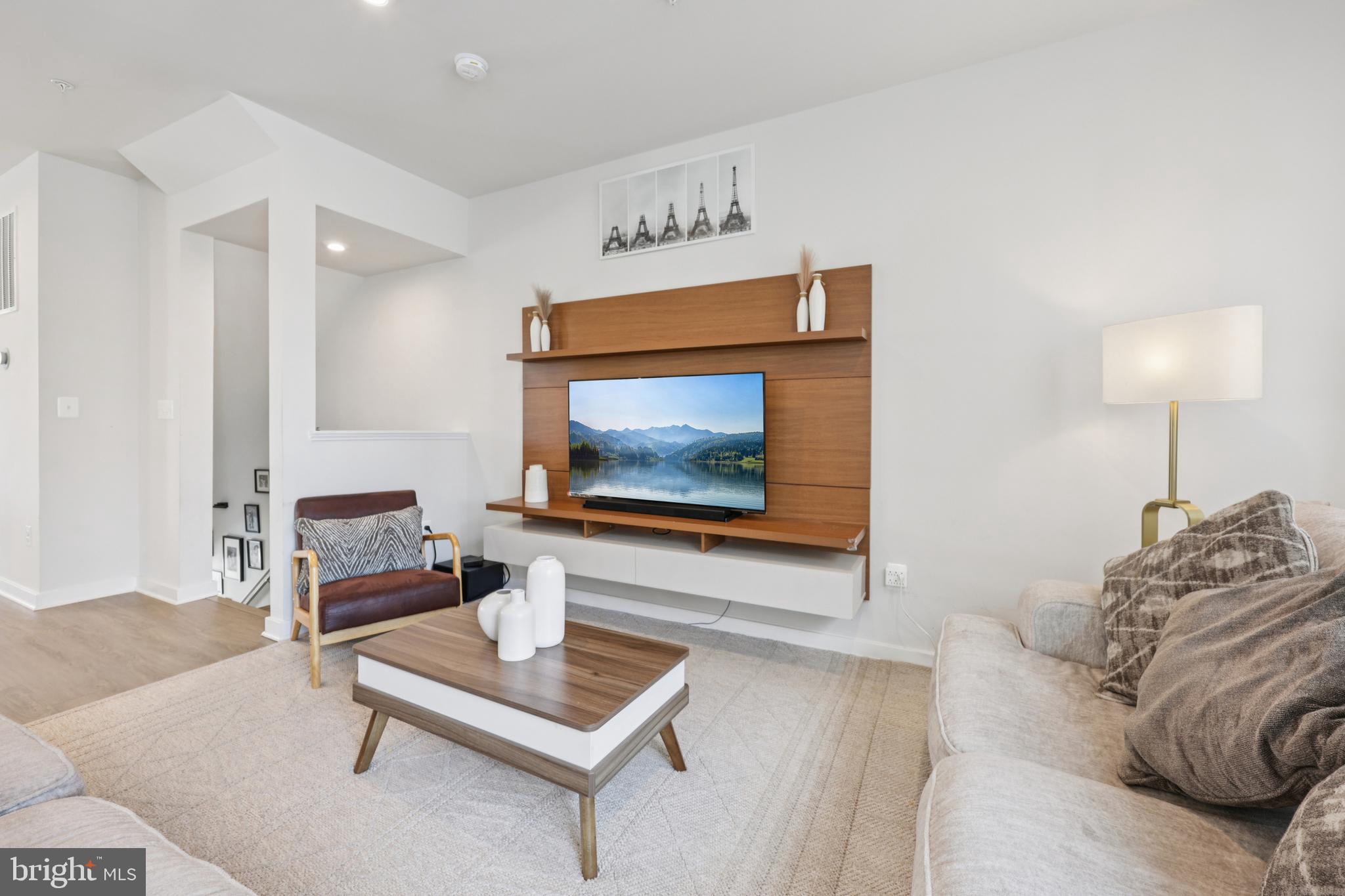 RIVERFRONT - Residential