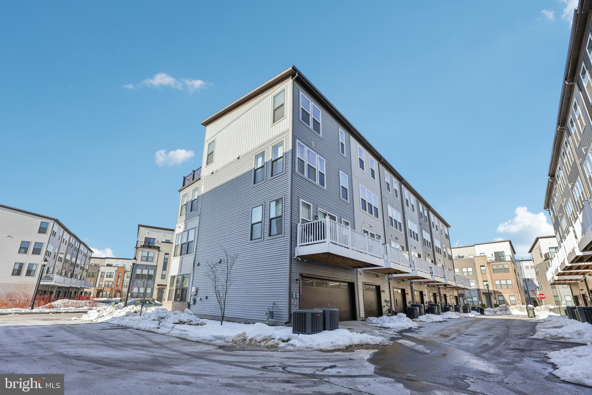 RIVERFRONT - Residential