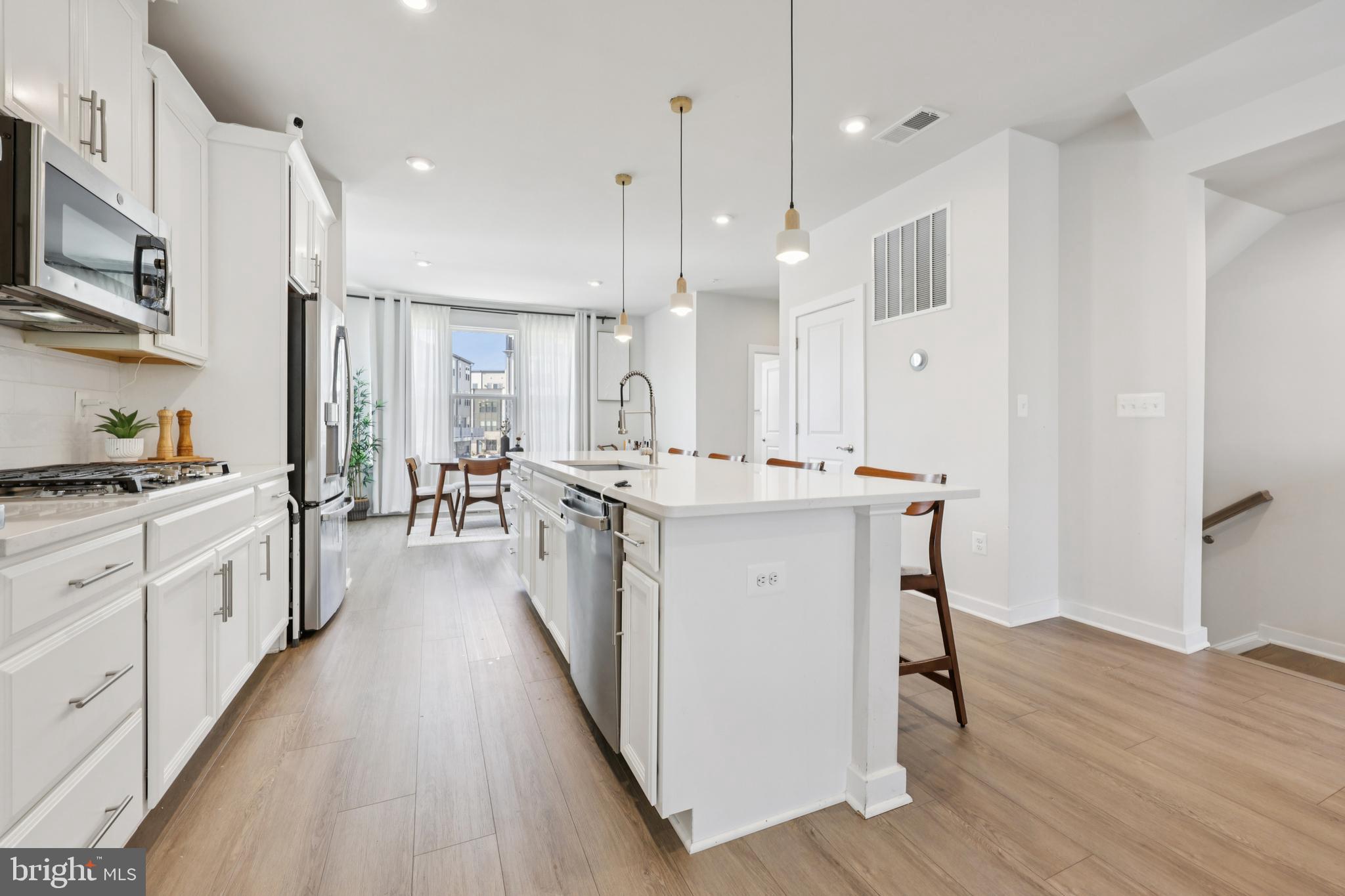 RIVERFRONT - Residential