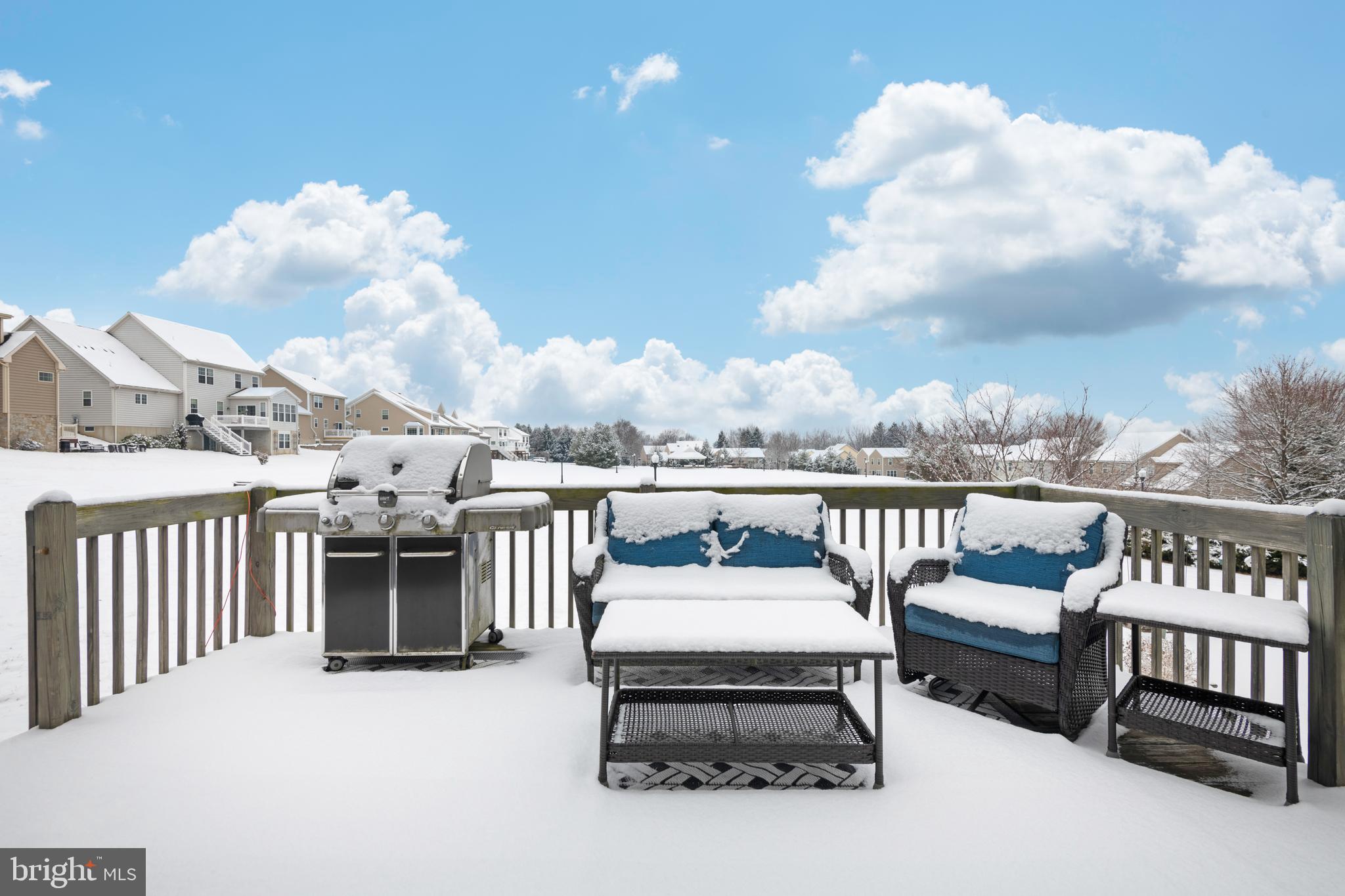 SUMMER BREEZE - Residential