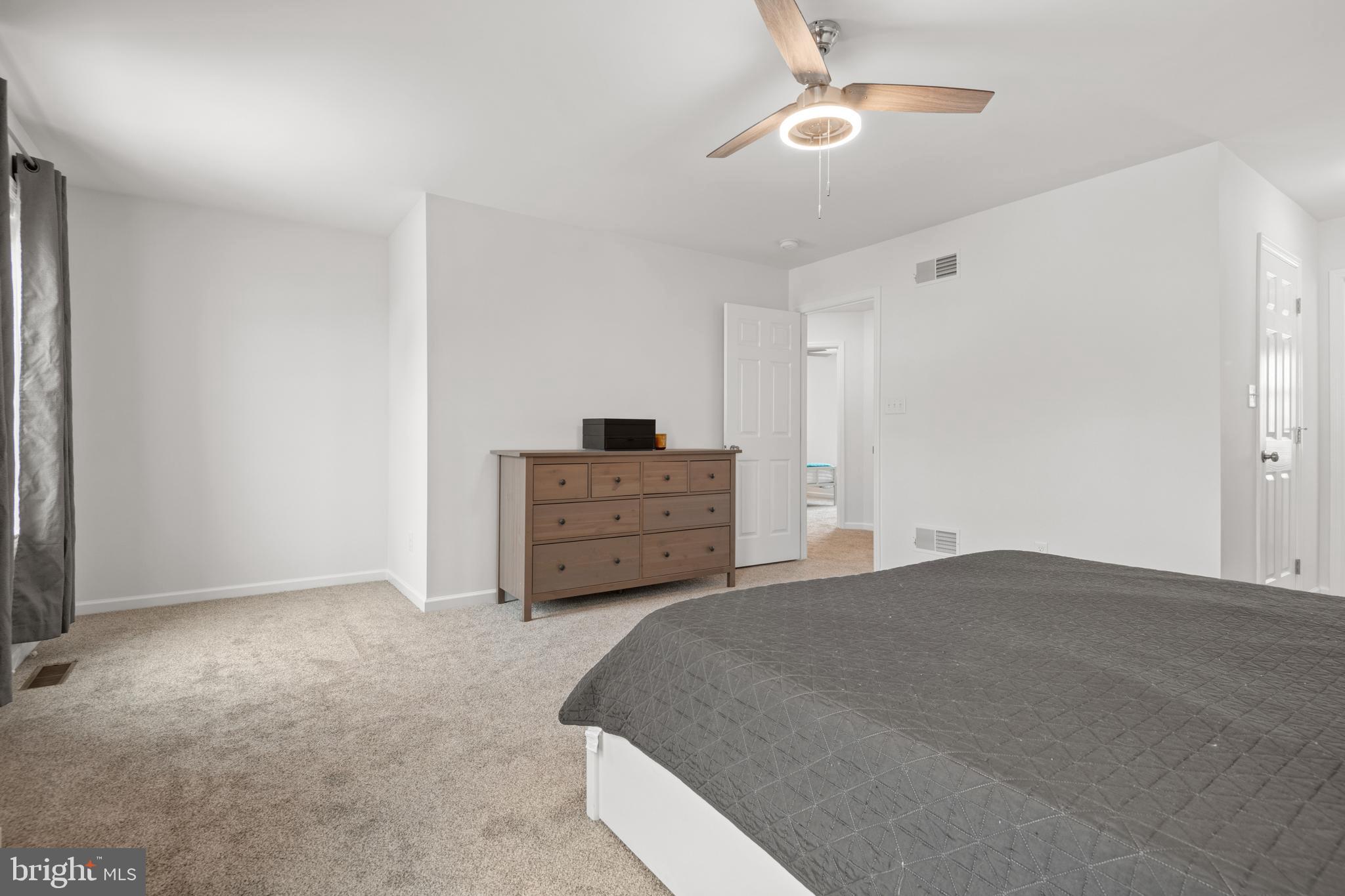 SUMMER BREEZE - Residential