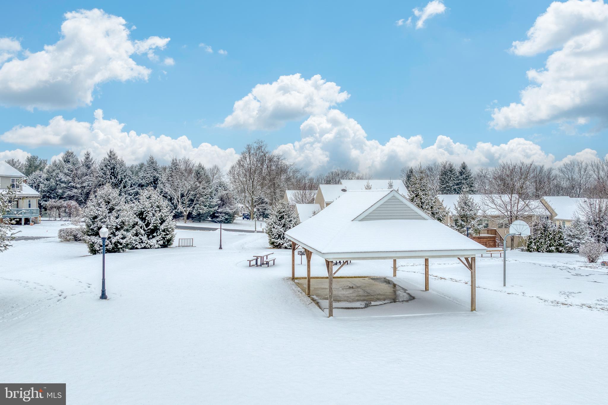 SUMMER BREEZE - Residential