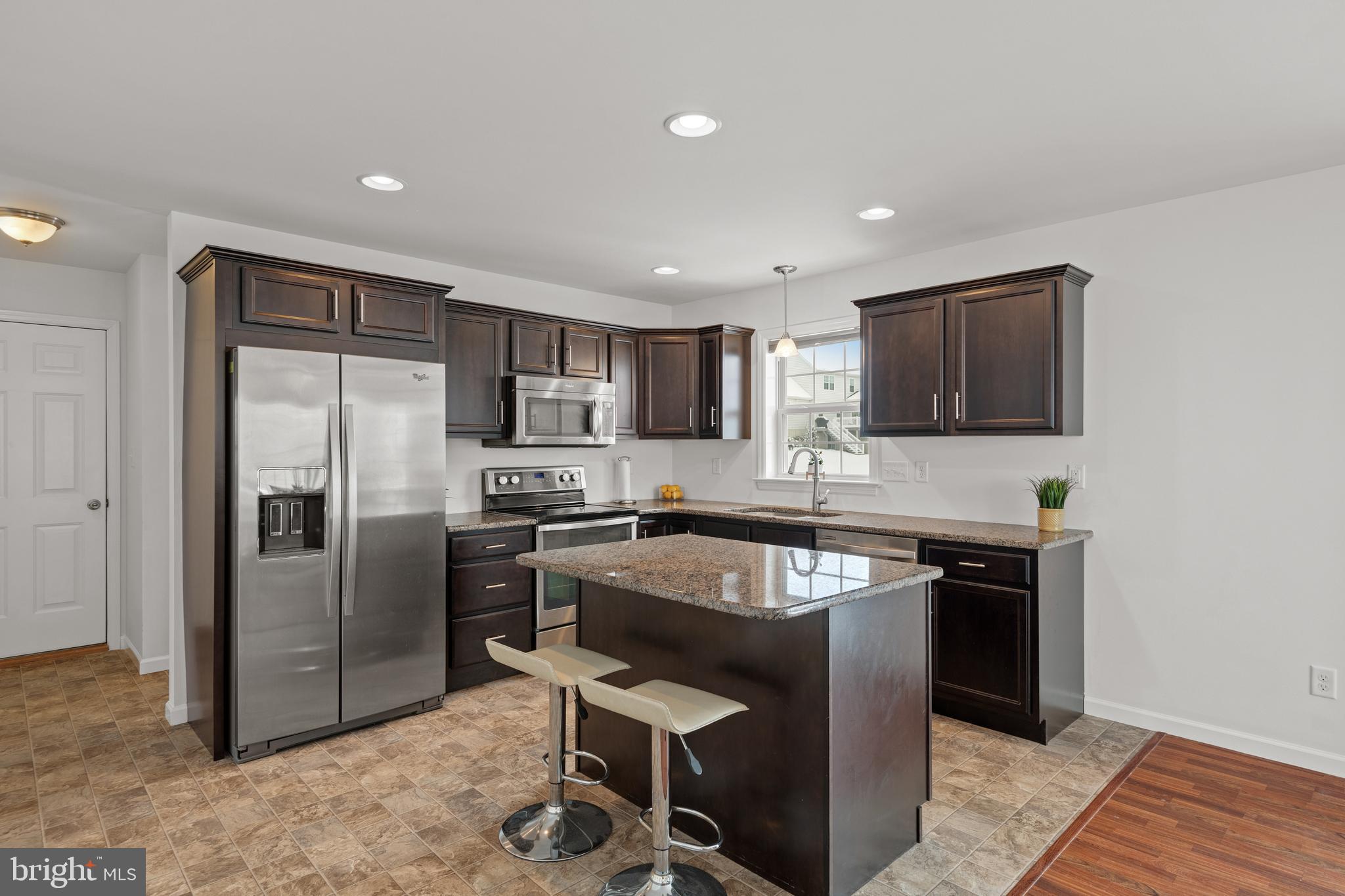 SUMMER BREEZE - Residential