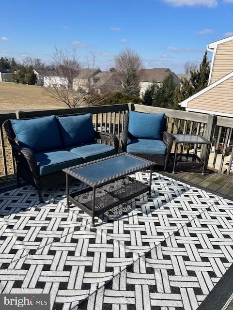 SUMMER BREEZE - Residential