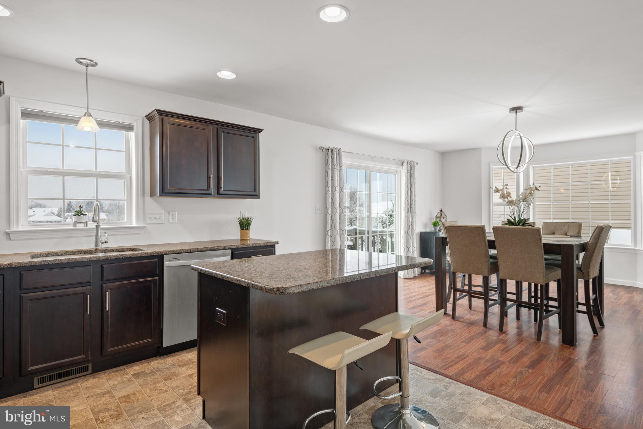 SUMMER BREEZE - Residential