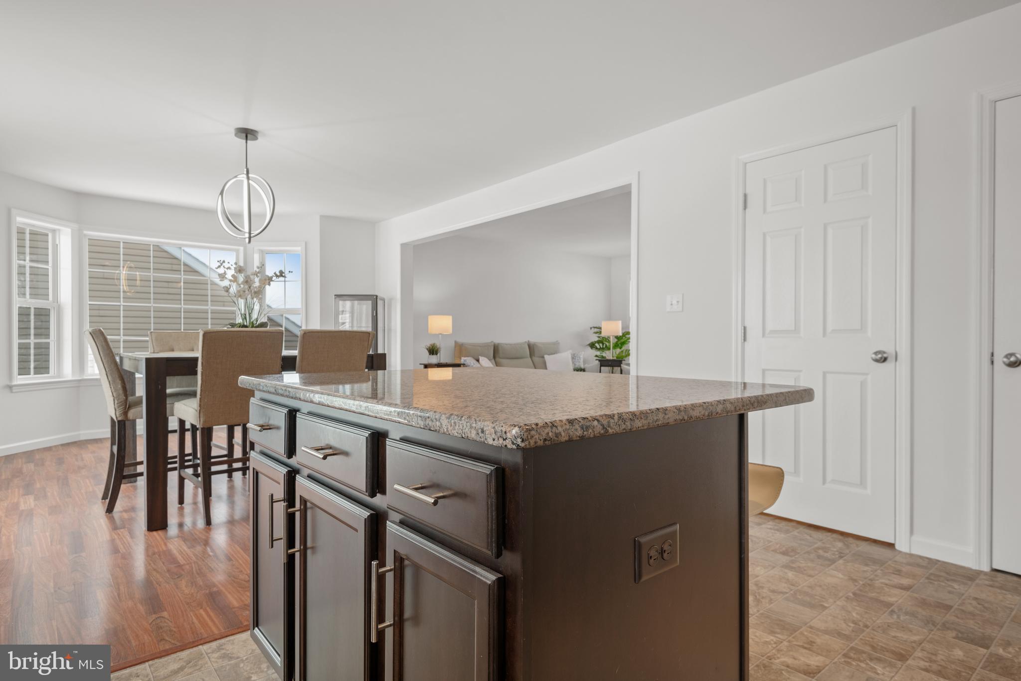 SUMMER BREEZE - Residential