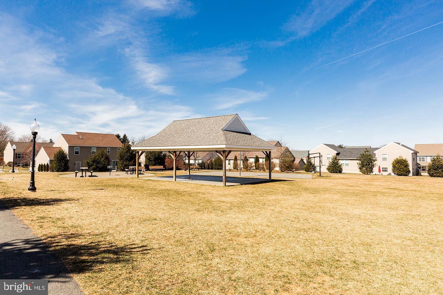 SUMMER BREEZE - Residential