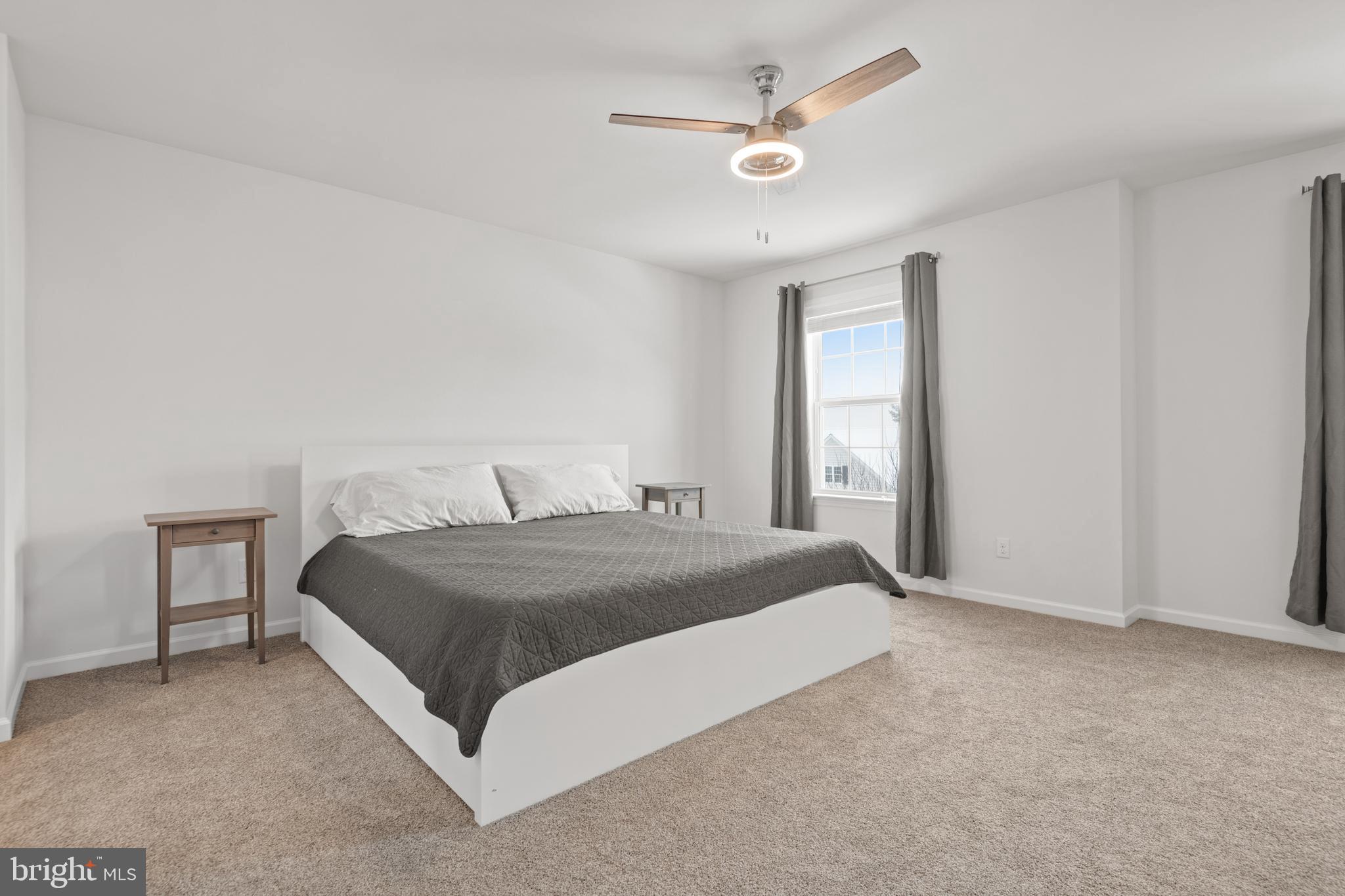 SUMMER BREEZE - Residential