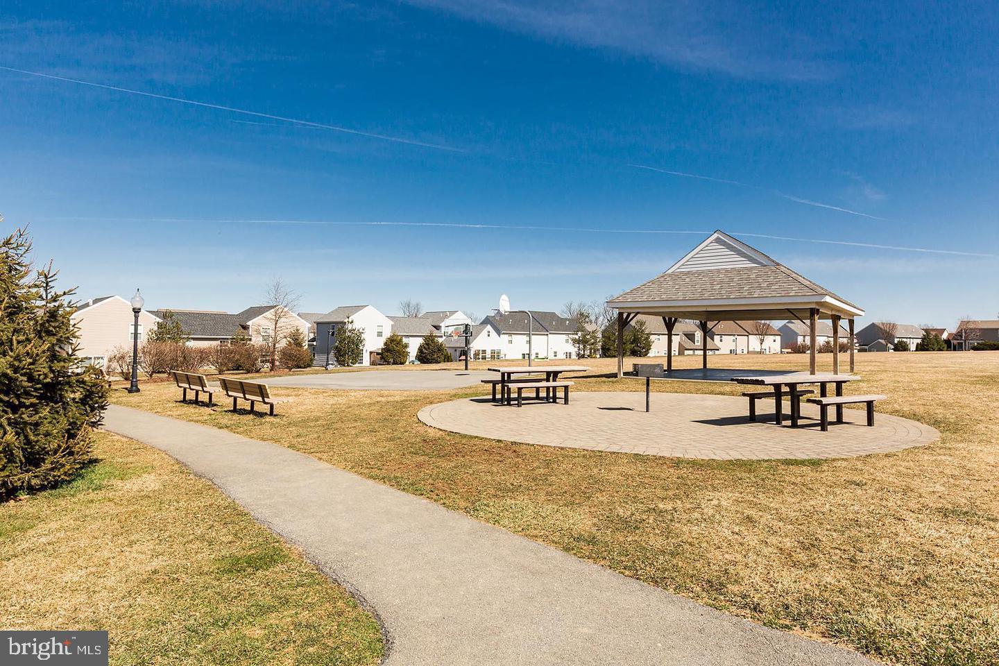 SUMMER BREEZE - Residential