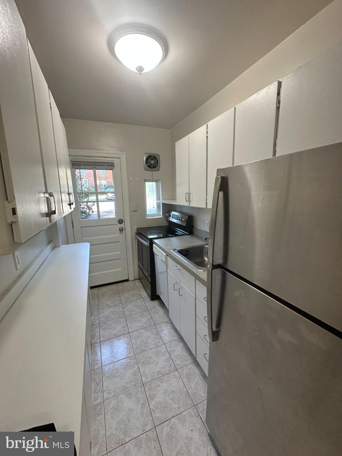205 E GLEBE D
