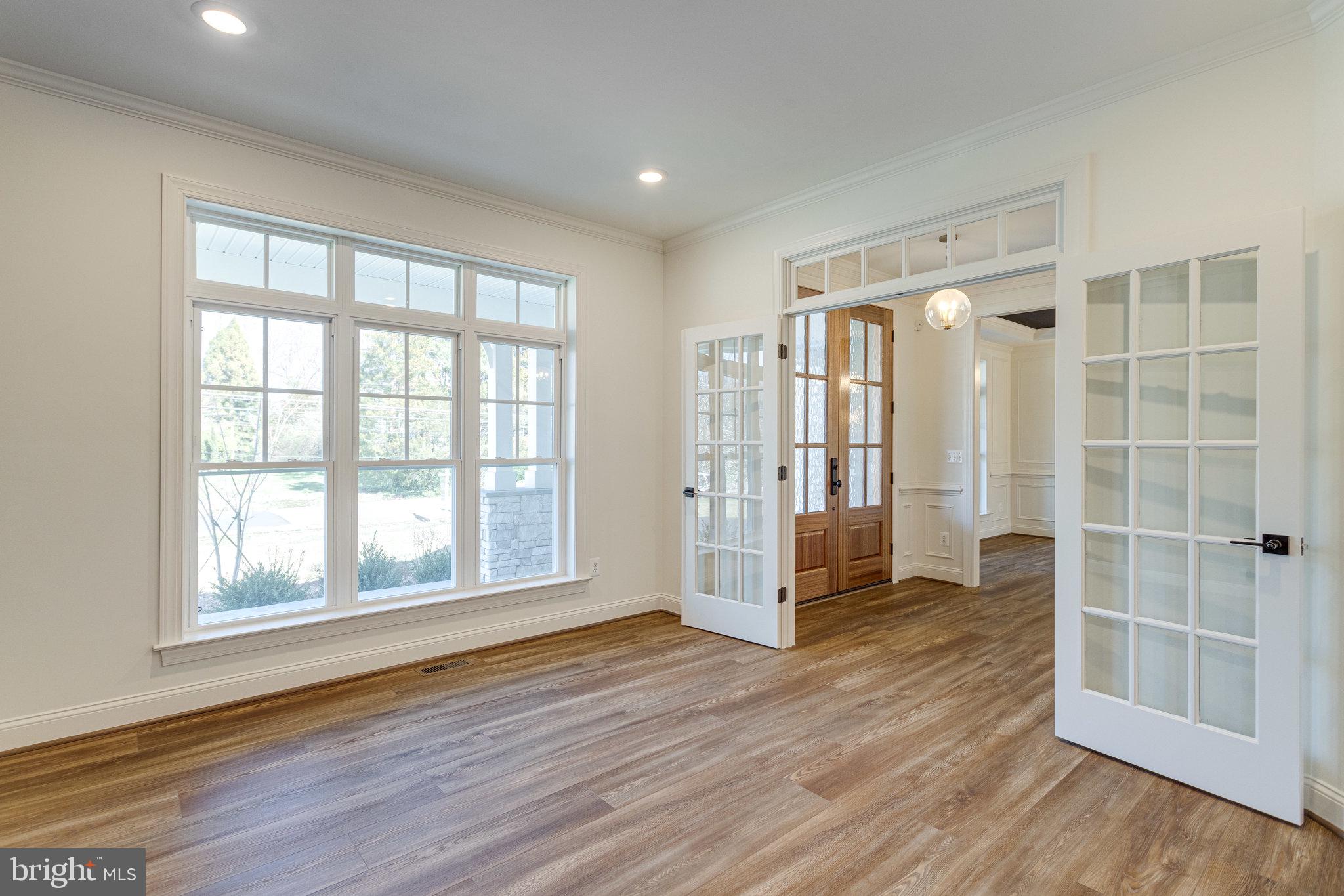 COLONIAL ACRES - Residential