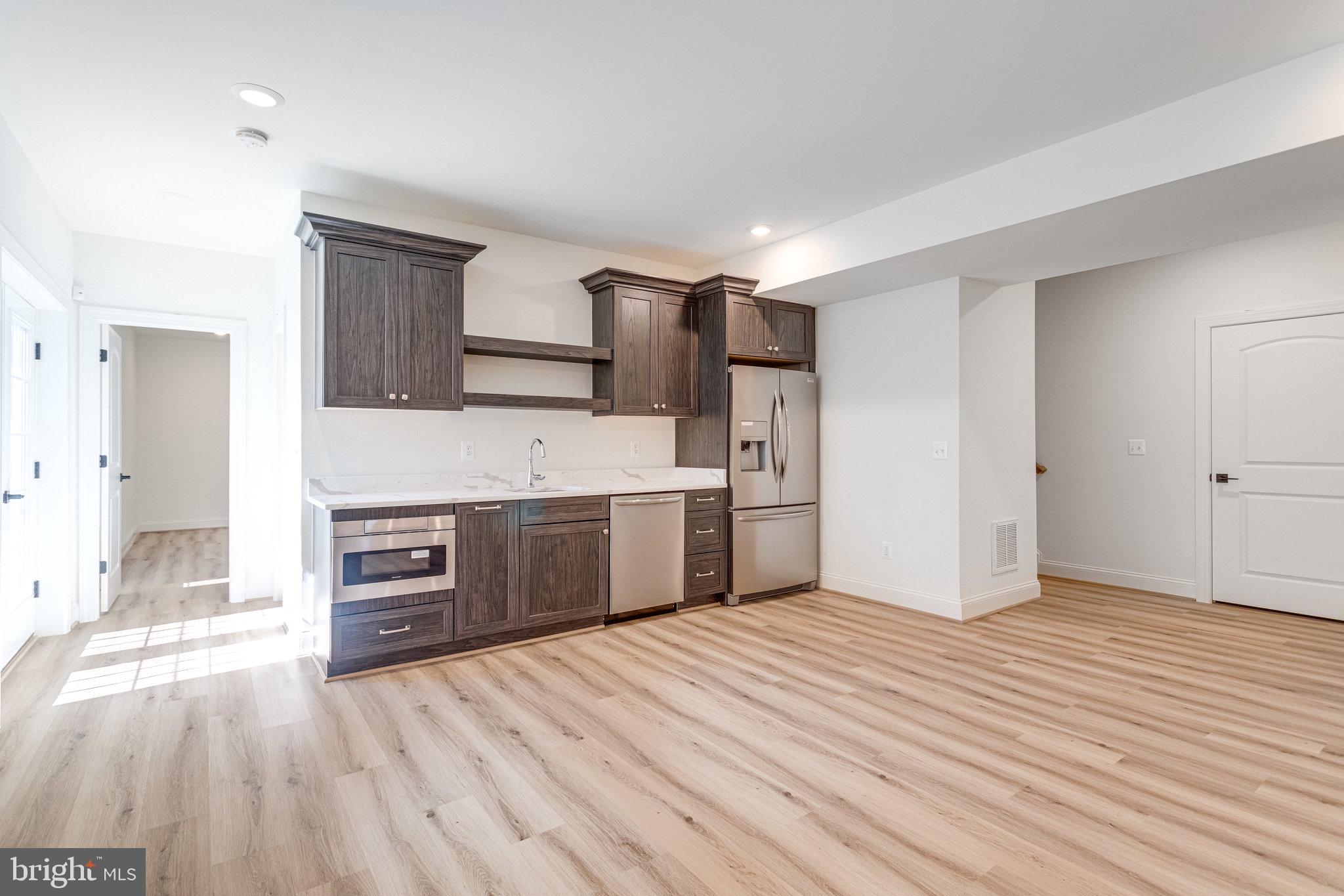 COLONIAL ACRES - Residential