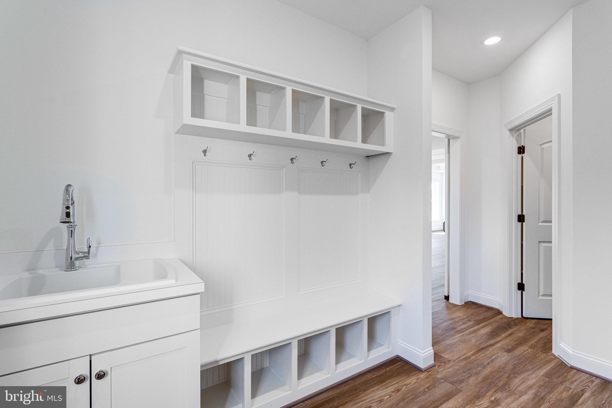 COLONIAL ACRES - Residential