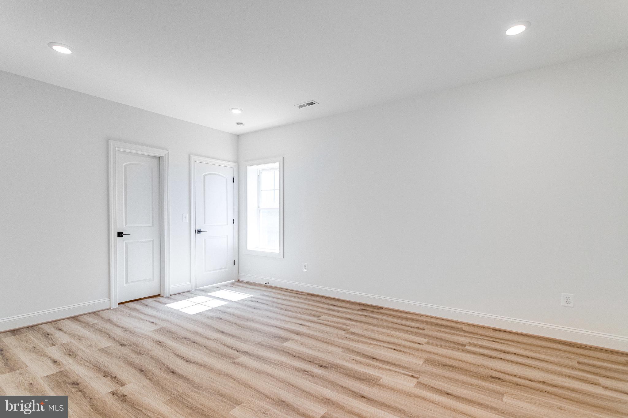 COLONIAL ACRES - Residential