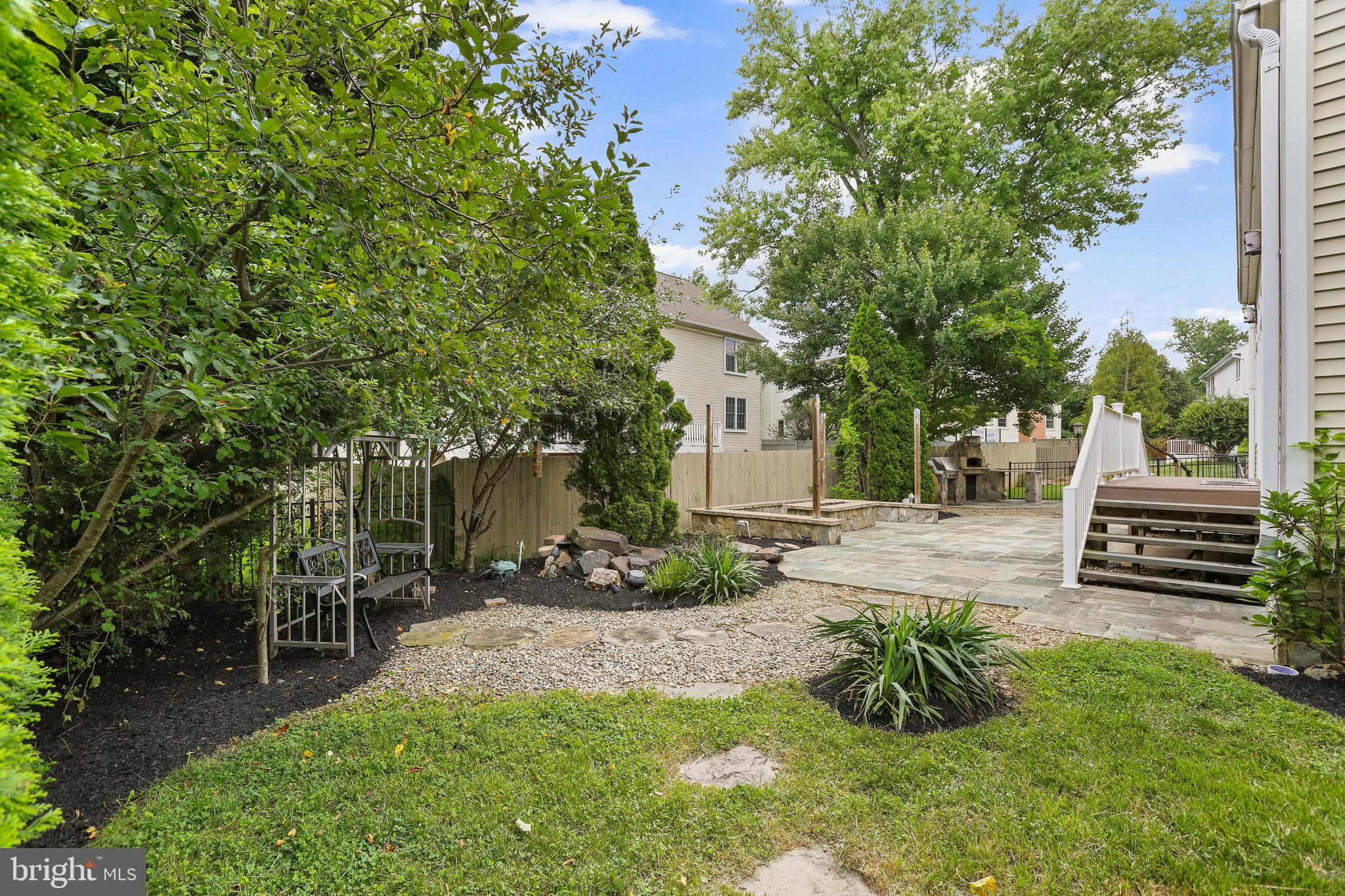 MADRILLON ESTATES - Residential