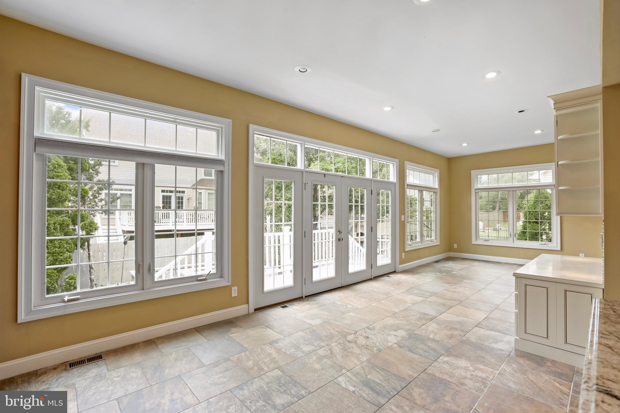 MADRILLON ESTATES - Residential