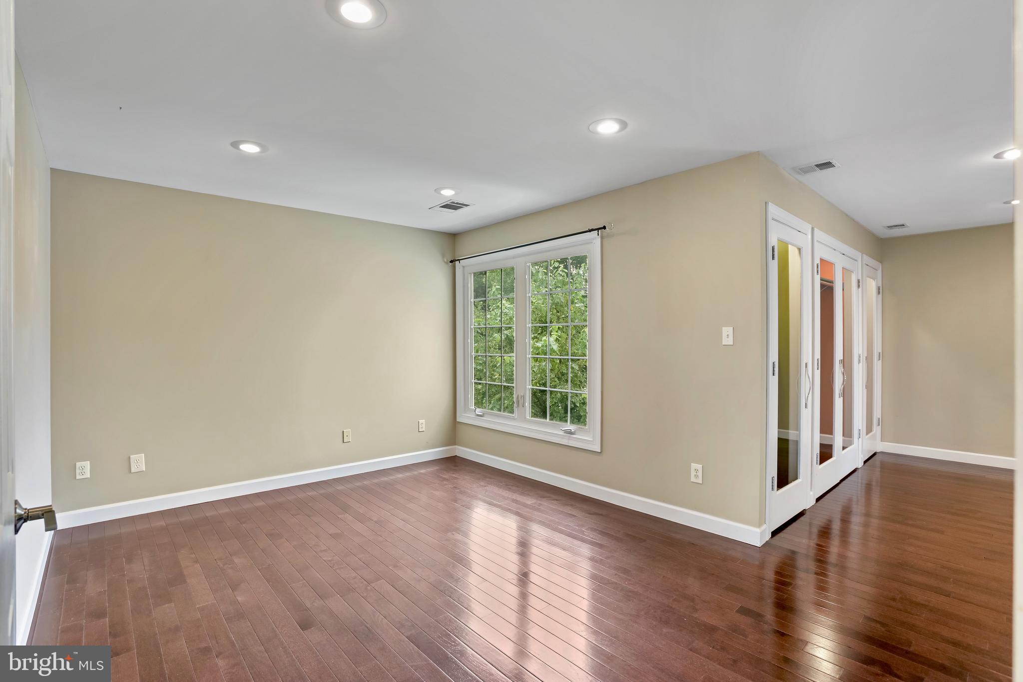 MADRILLON ESTATES - Residential