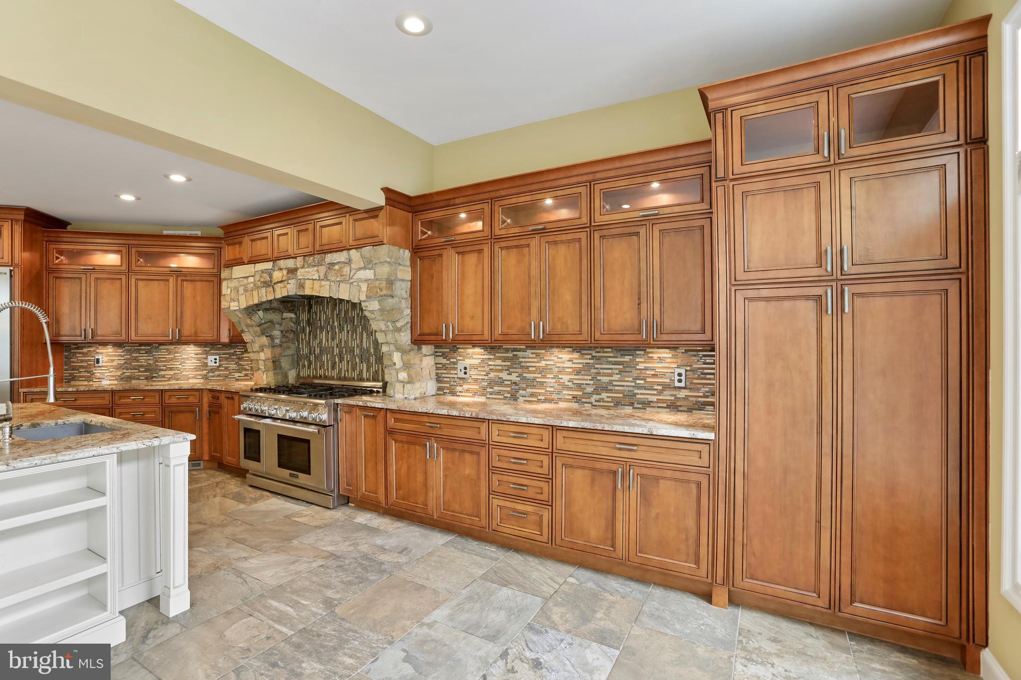 MADRILLON ESTATES - Residential