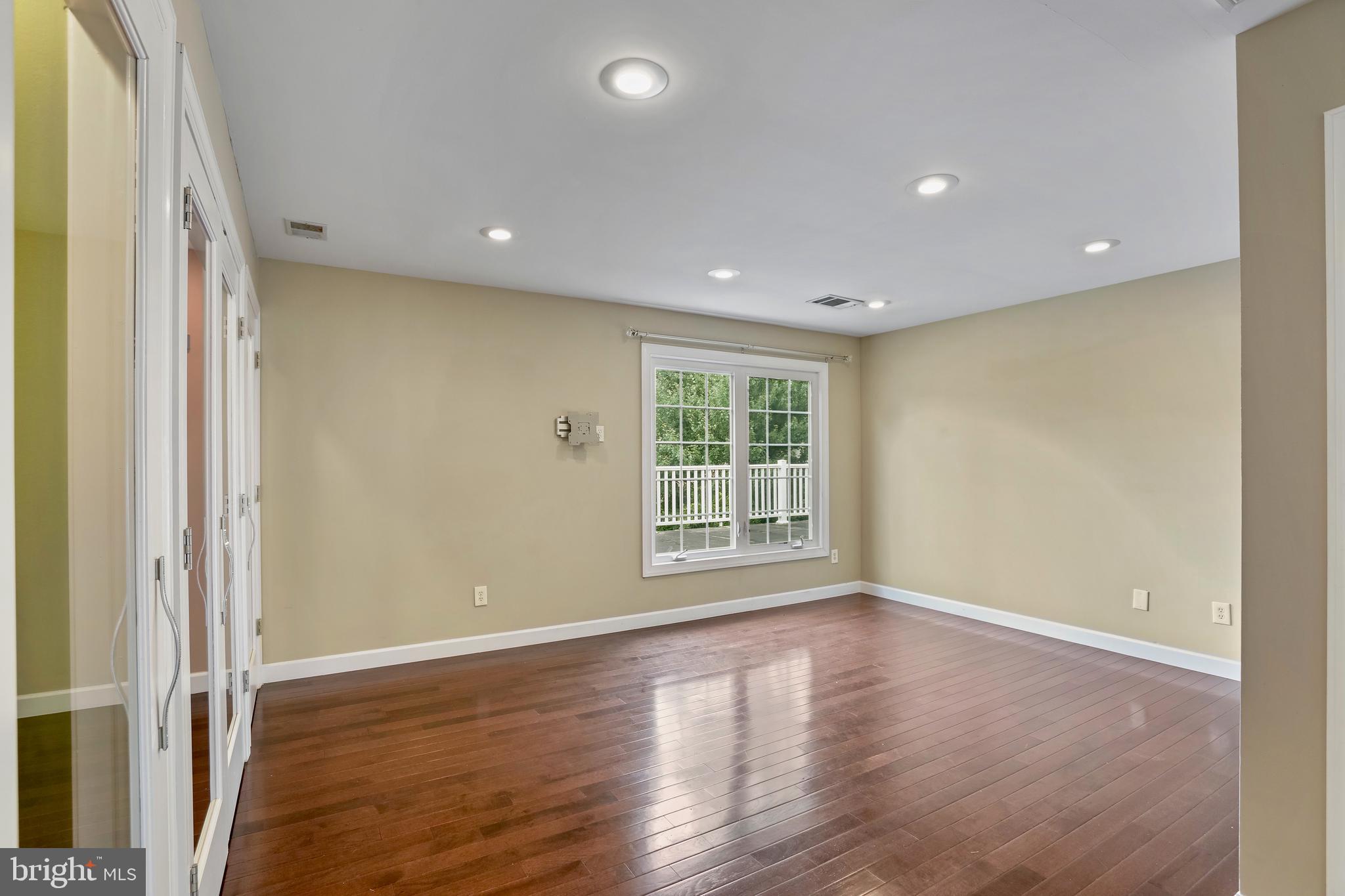 MADRILLON ESTATES - Residential