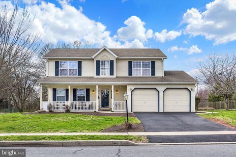 126 MARTEL CIRCLE DILLSBURG PA 17019