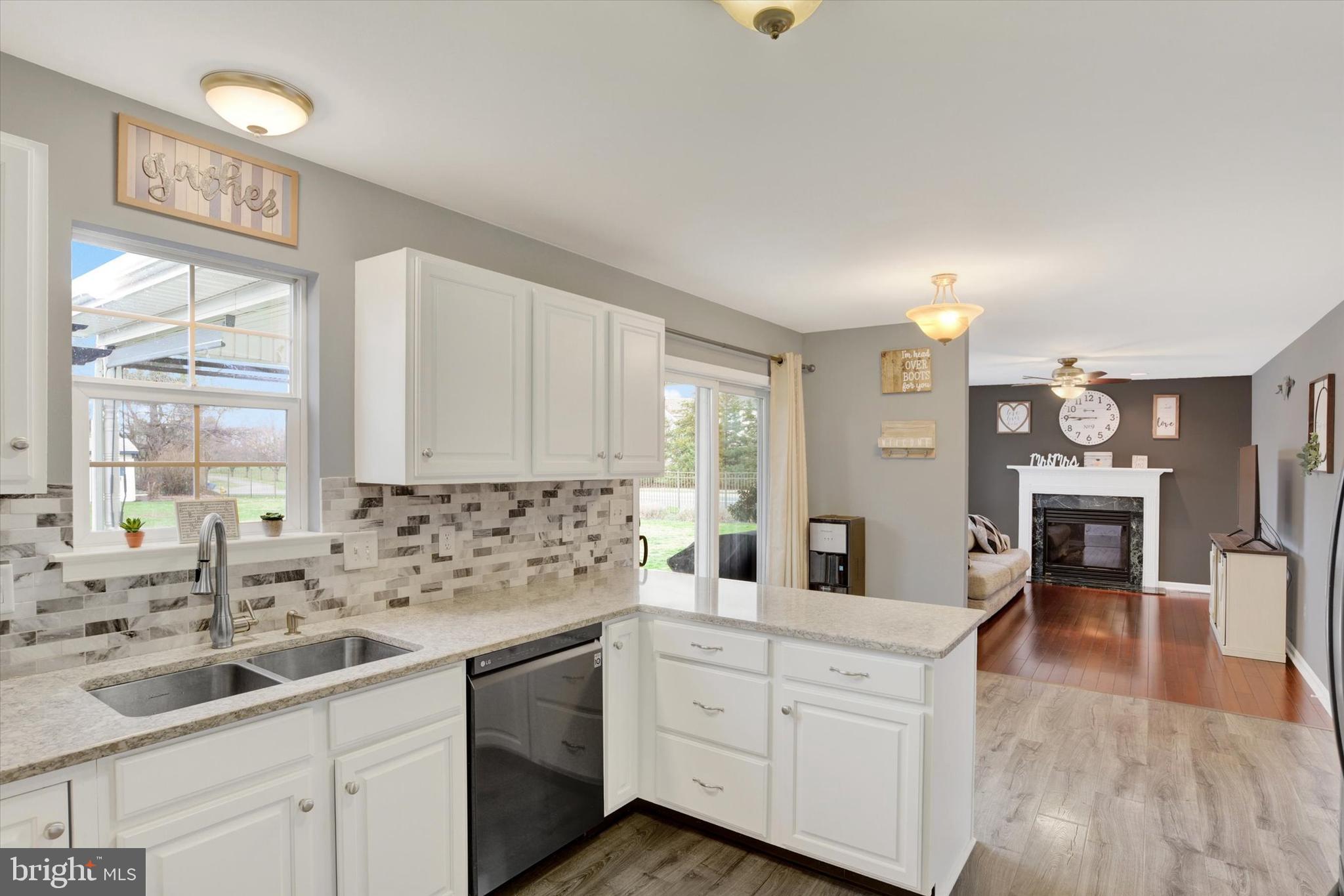 SOUTH MOUNTAIN ESTATES - Residential