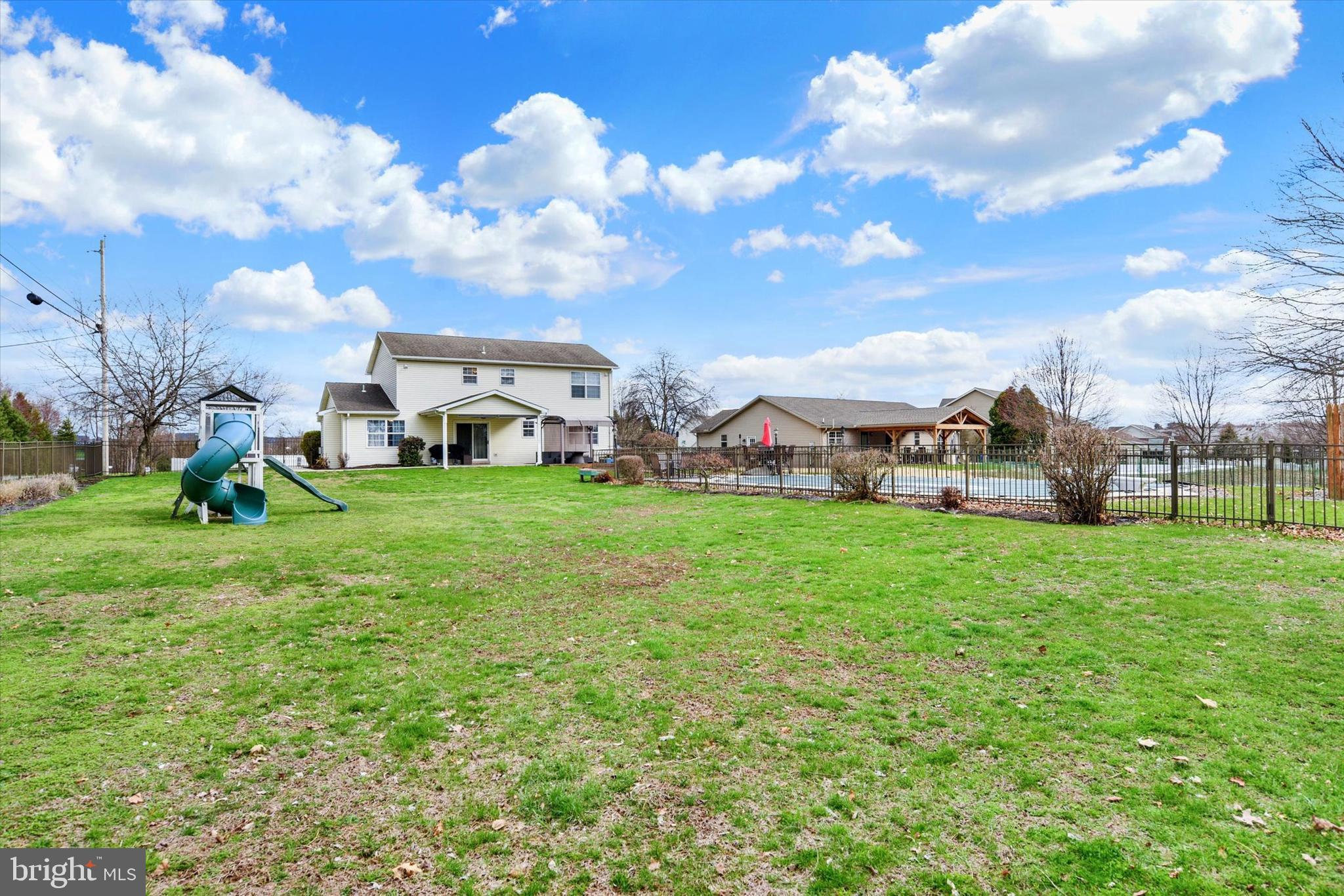 SOUTH MOUNTAIN ESTATES - Residential