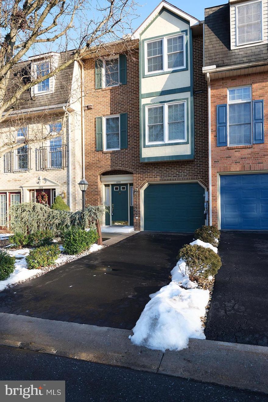 Immaculate and updated North Gate town home. Park like setting.   Enjoy the cozy gas fireplace in the 
living room.   Beautiful hardwood floors in main living areas.   Three bedrooms, two full and two half baths.
Granite countertops.  Nice size eat in kitchen.   Hookup for gas grill on the deck.  Central vac system.
Windows upgraded.  Enjoy the pool in the summer along with a tot lot, club house, tennis court, basket ball
court and putting green.  A lot of amenities for the money!!   This home was originally used as a model.  Hot water heater new 2023 A/C Upgraded   This home is truly immaculate and  move in ready!!!