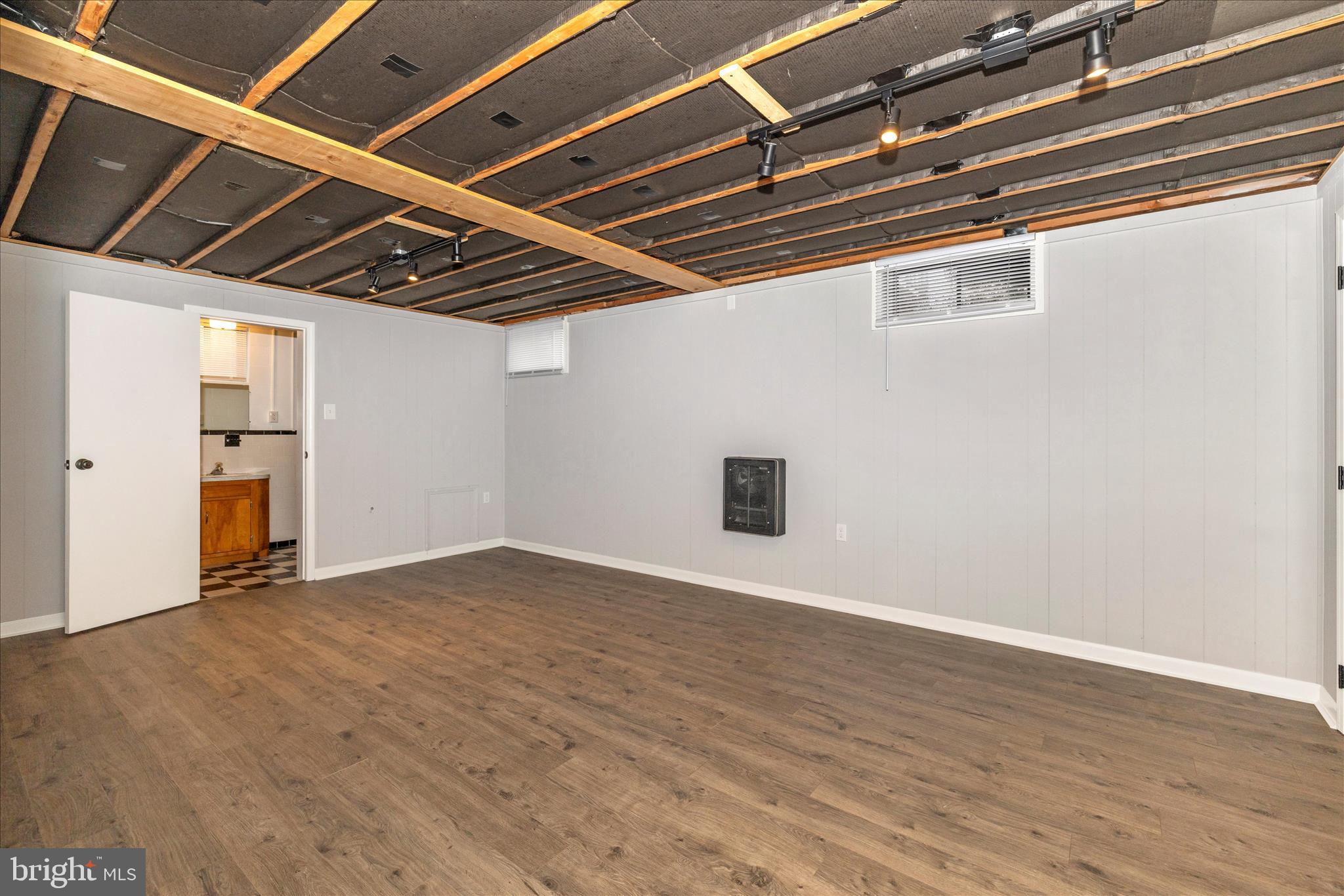 MIDDLETOWN - Residential