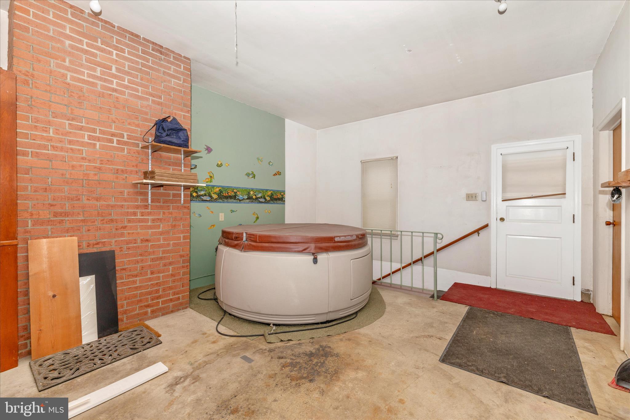 MIDDLETOWN - Residential