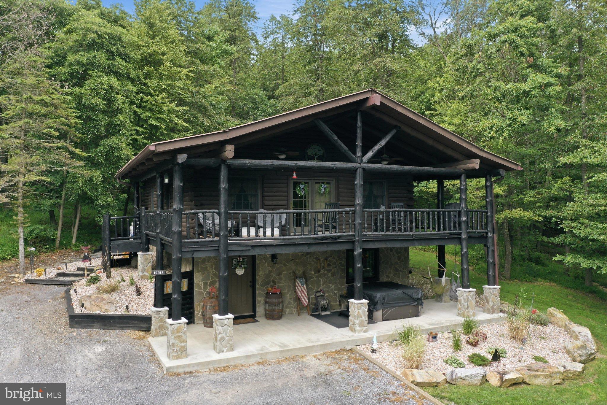 15743 HICKORY DRIVE