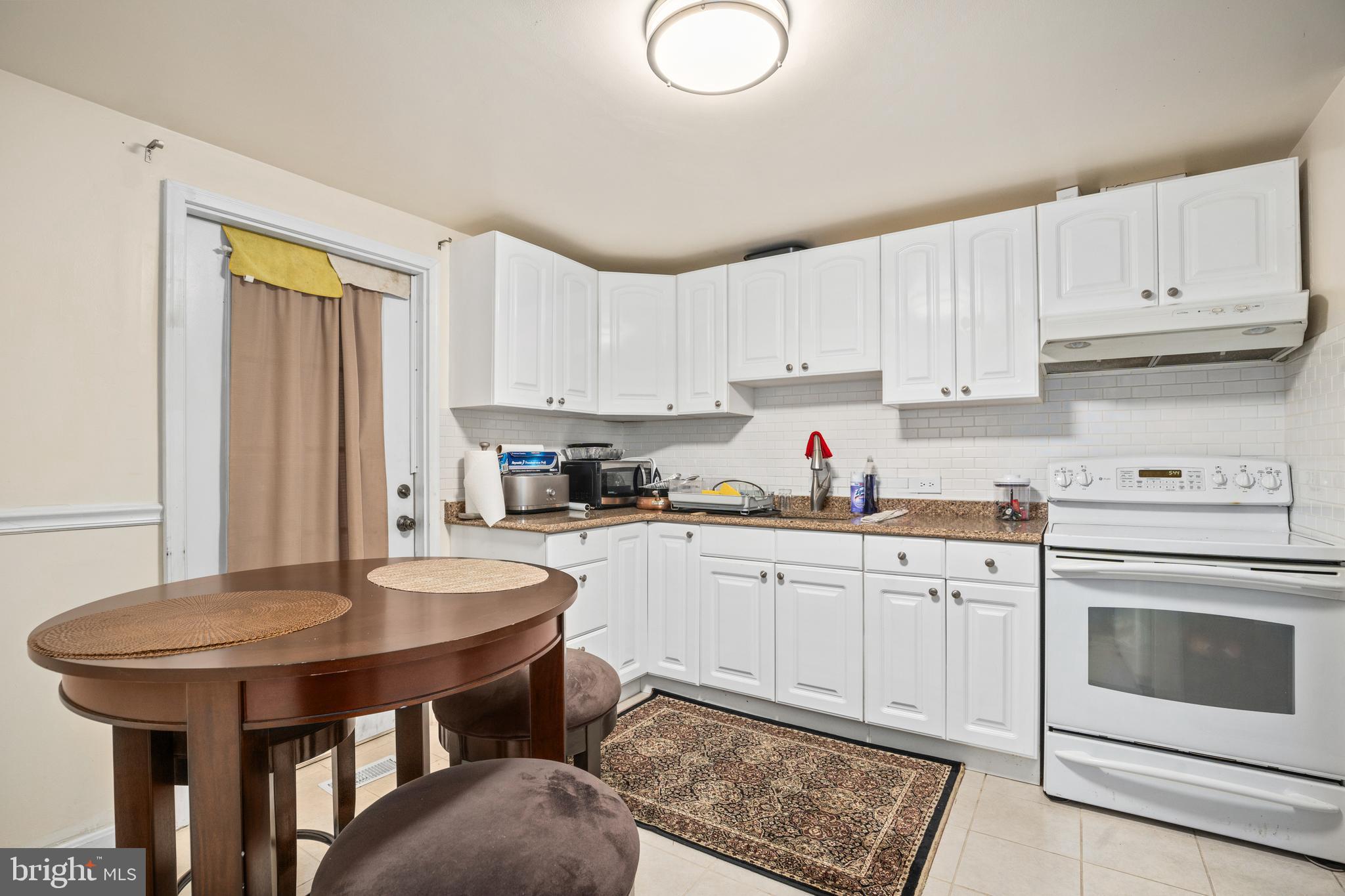 MAPLEWOOD - Residential