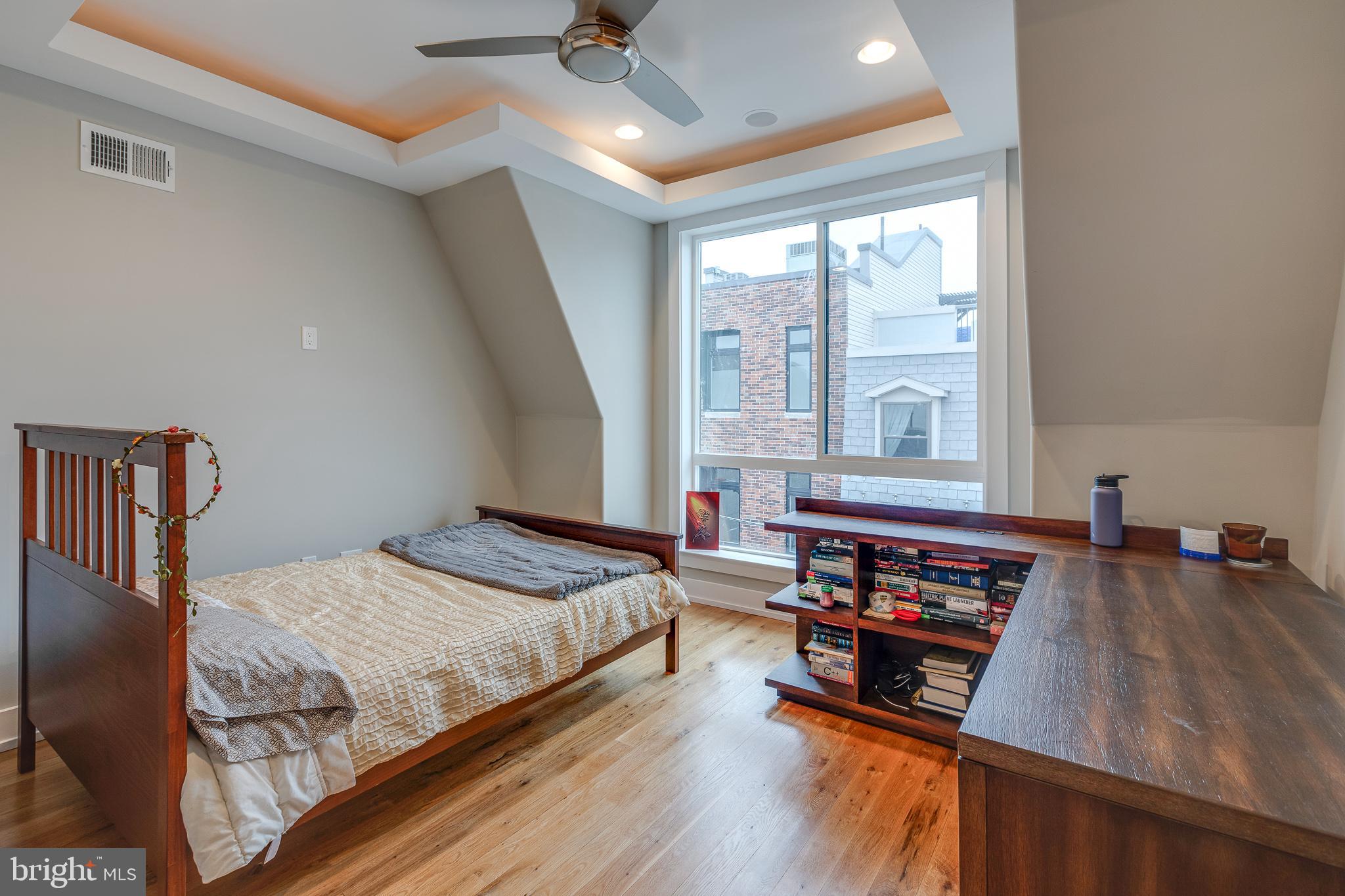 GRADUATE HOSPITAL - Residential Lease