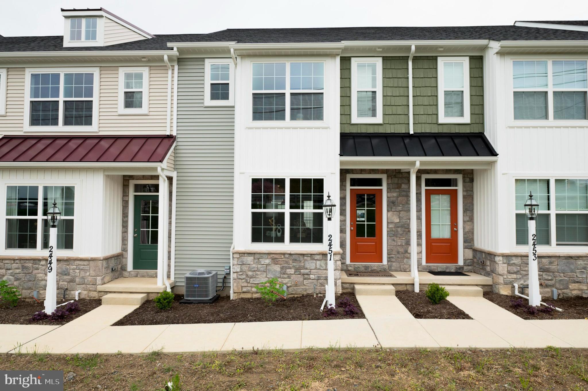Brand new 3 bed, 2.5 bath townhome for rent! Brand new appliances, laundry on the main floor.  Open floor plan with 9' ceilings. Two car garage. Tenant pays all utilities. Owner pays HOA fee.