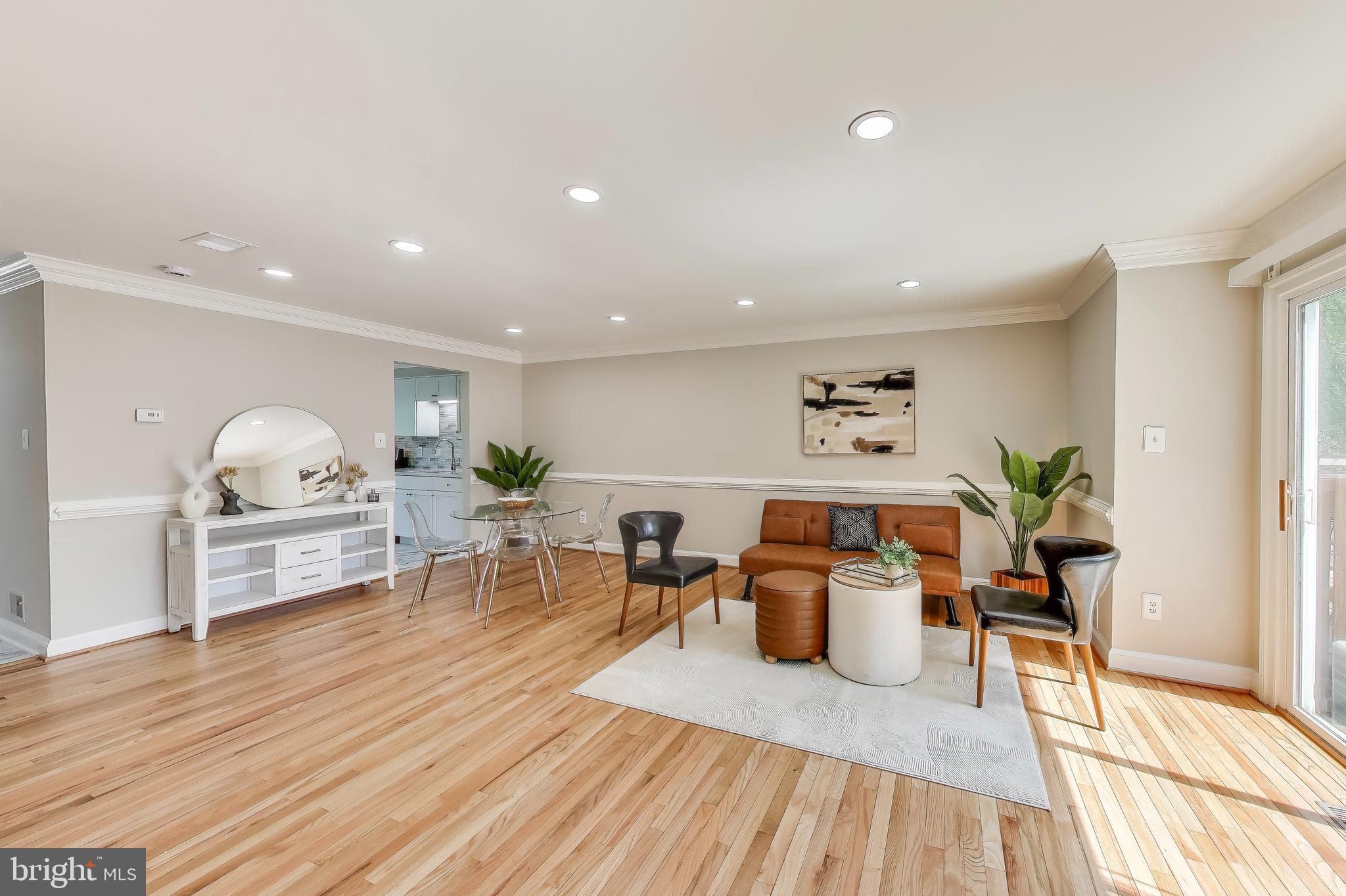 8017 REVENNA LANE