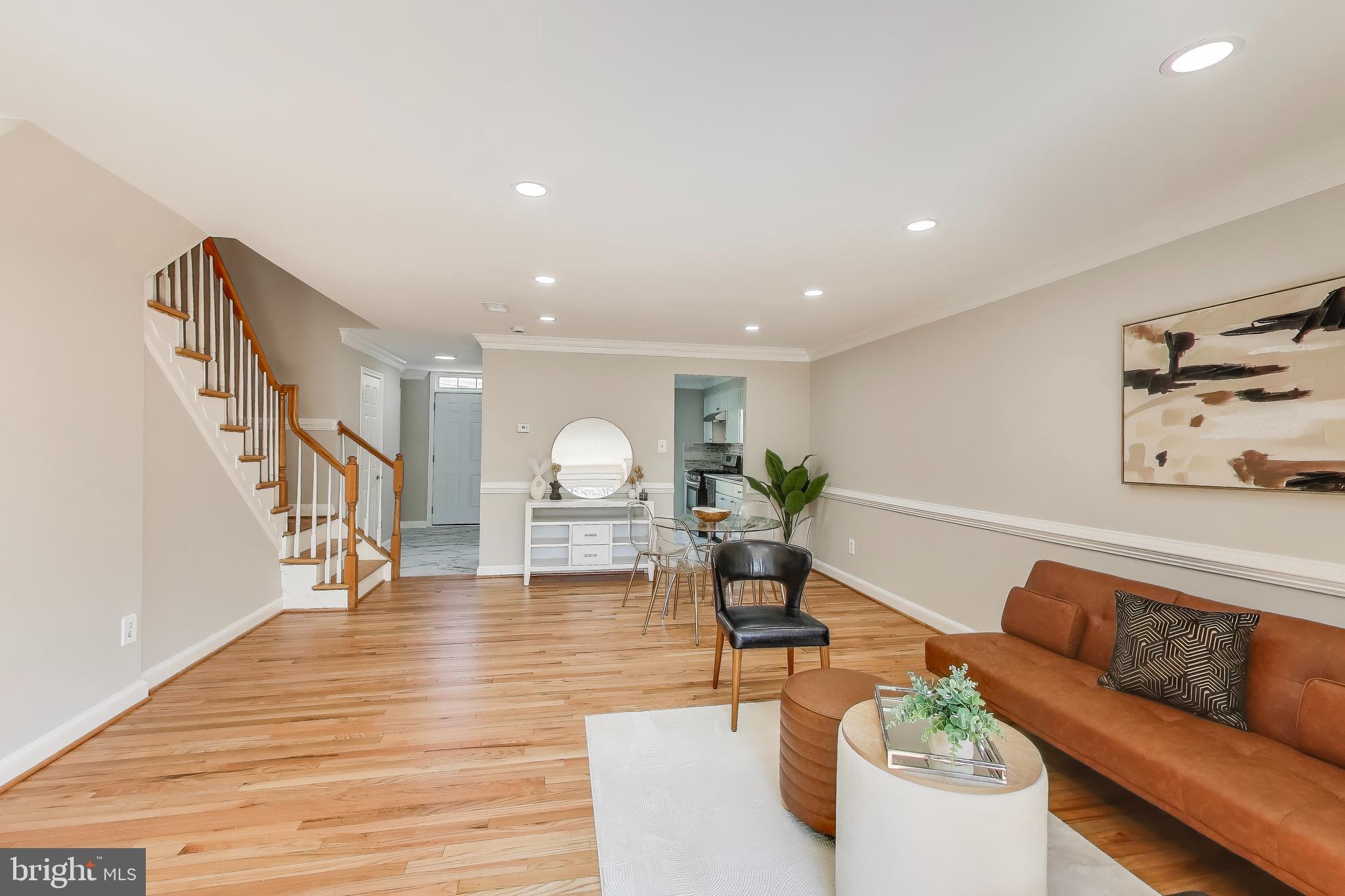 8017 REVENNA LANE