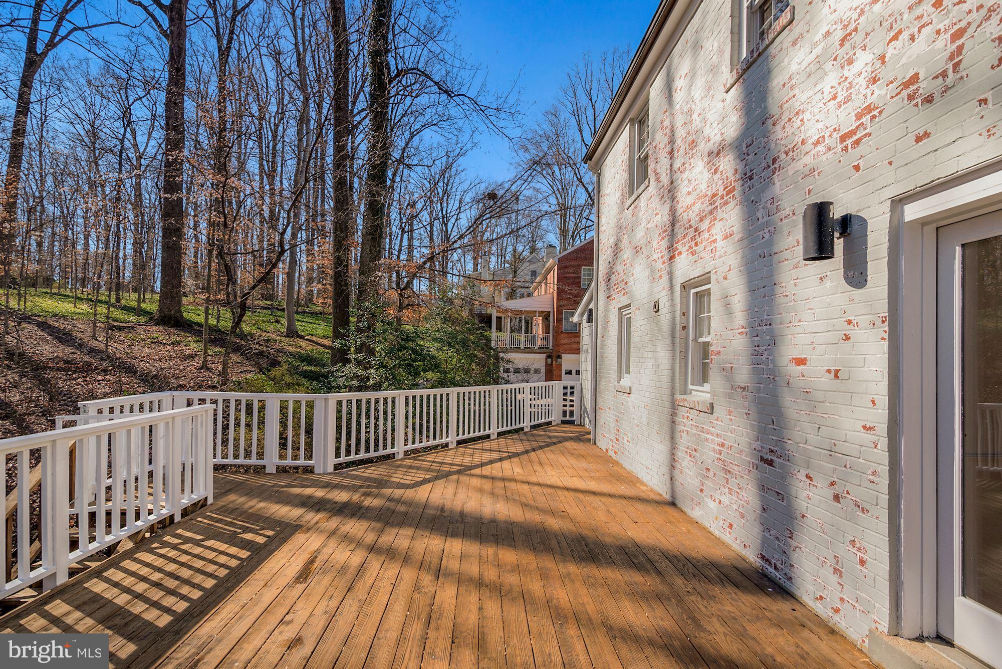 COUNTRY CLUB VILLAGE - Residential