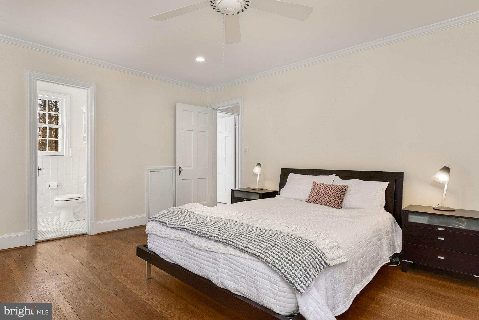 COUNTRY CLUB VILLAGE - Residential