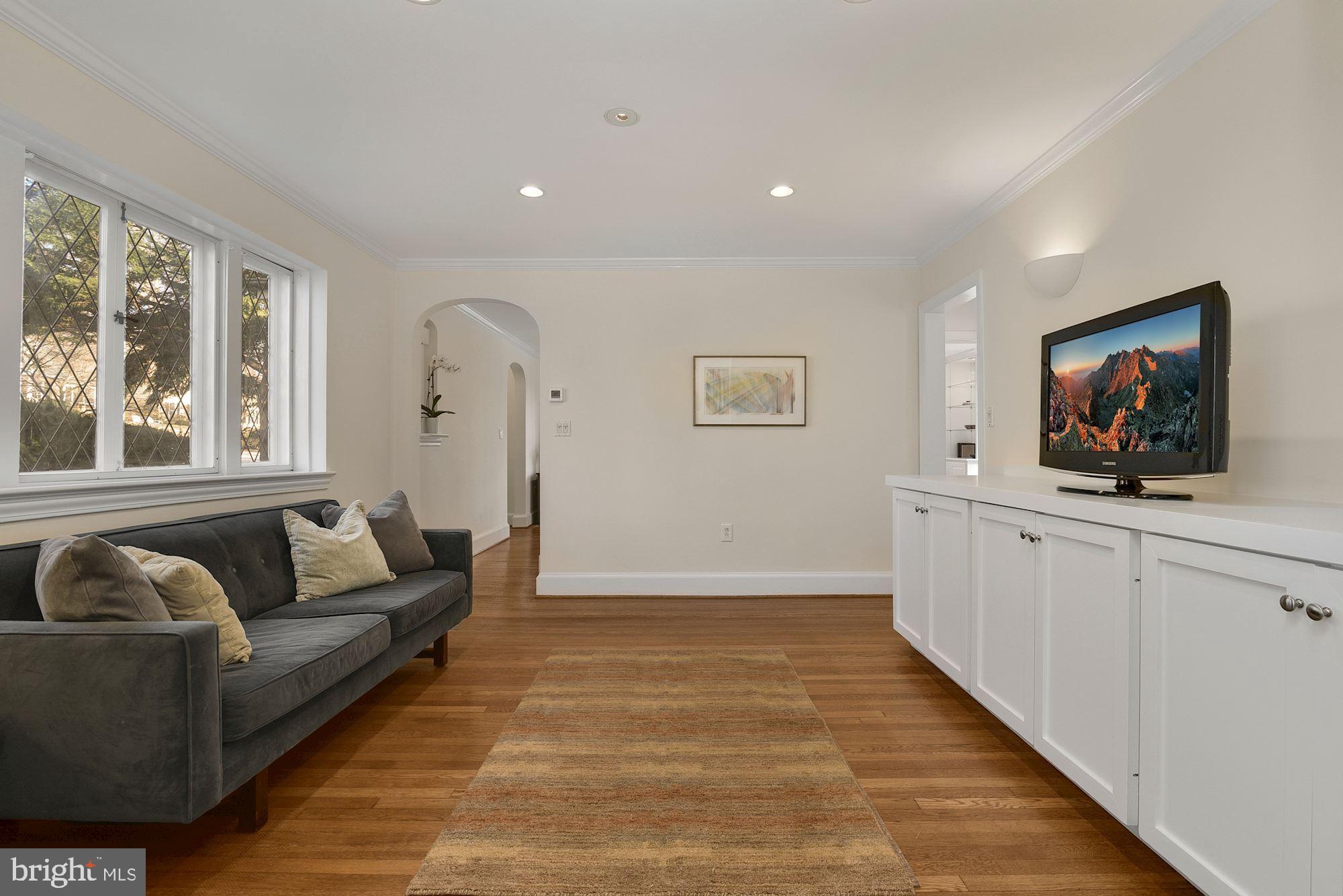 COUNTRY CLUB VILLAGE - Residential