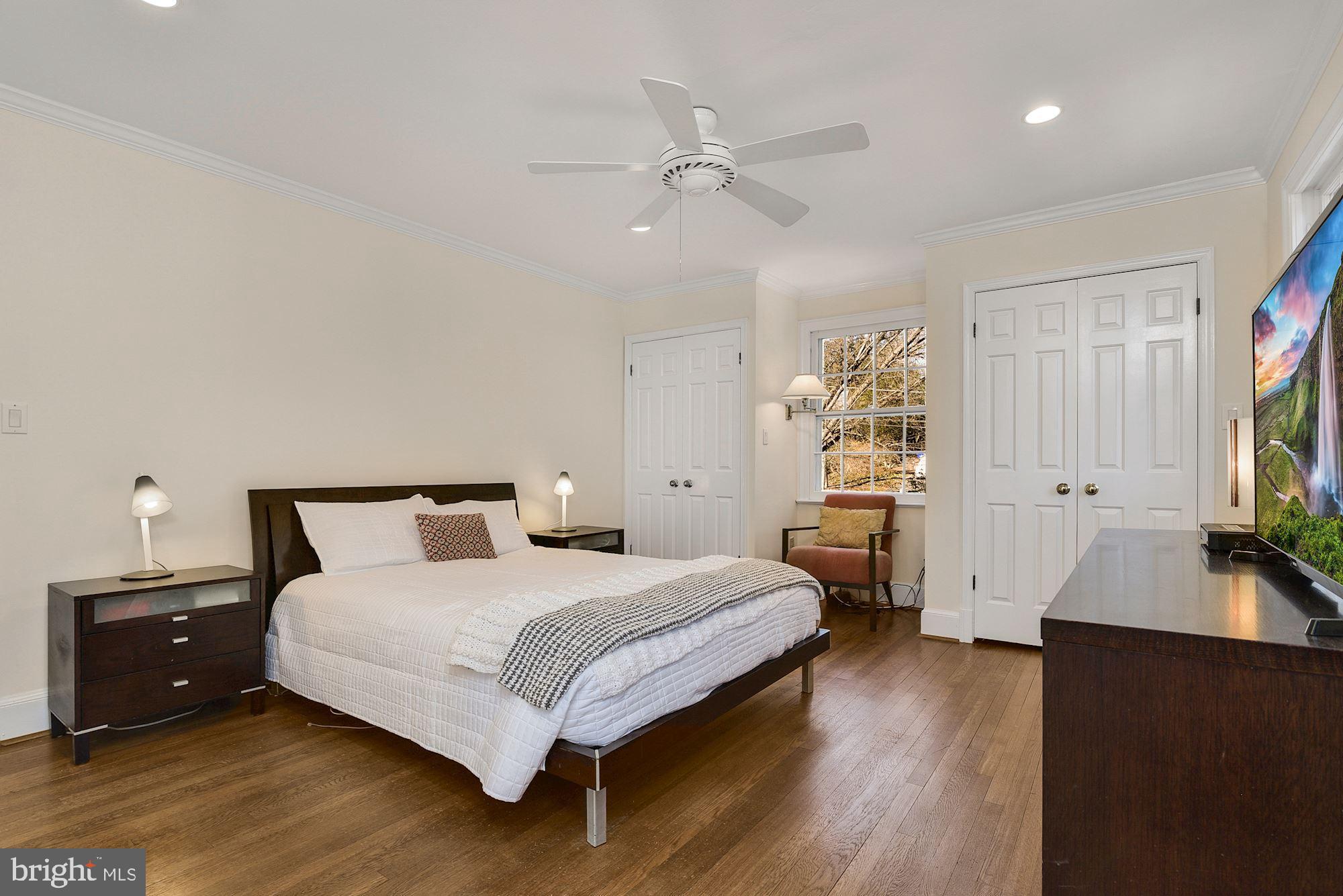 COUNTRY CLUB VILLAGE - Residential