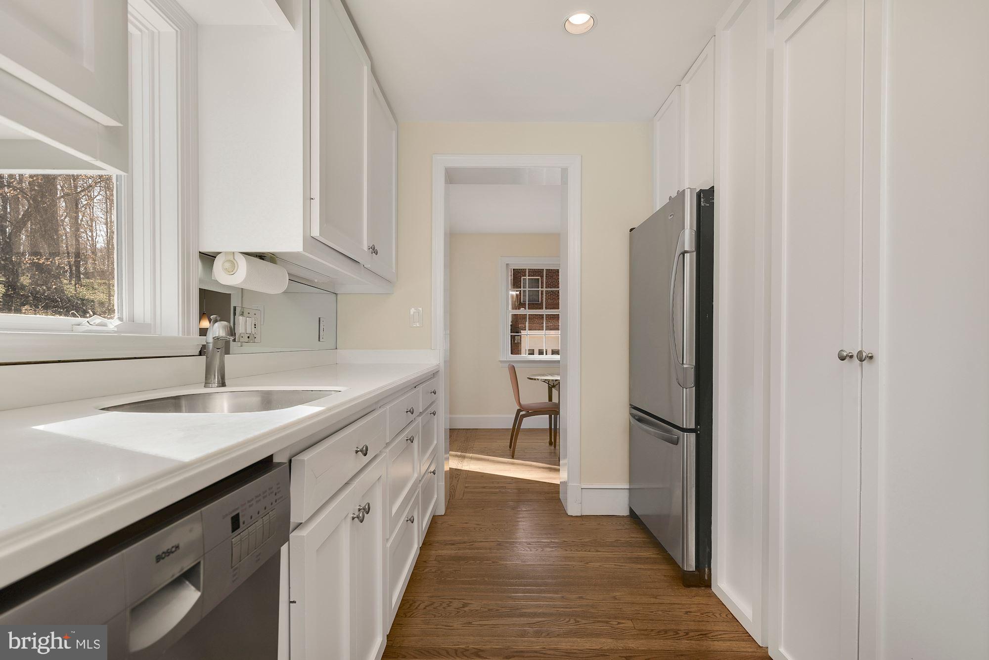 COUNTRY CLUB VILLAGE - Residential