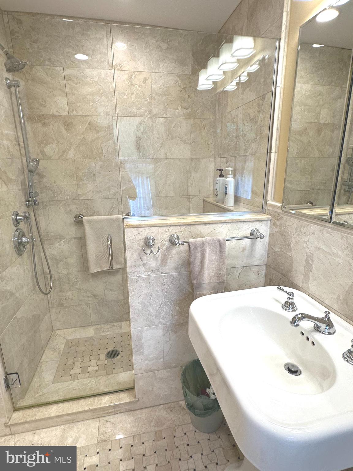 MERION STATION - Residential