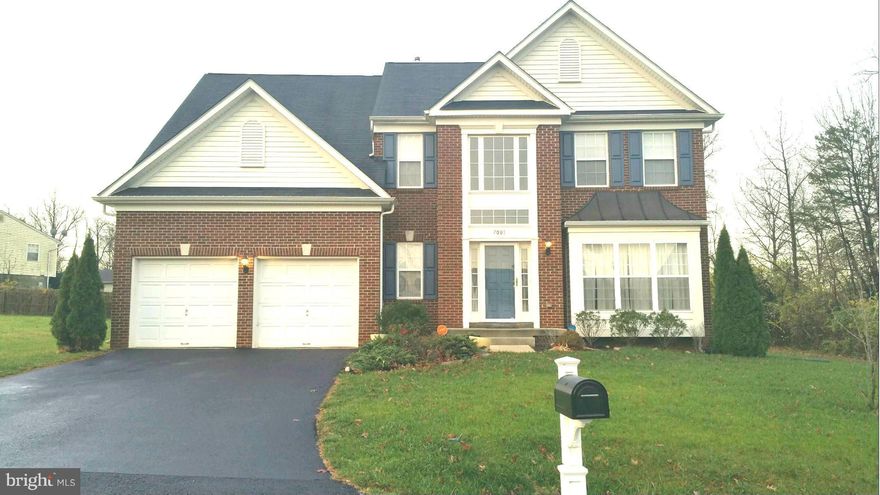 STUNNING!! WITH ALL THE BELLS AND WHISTLES. HARDWOOD FLRING IS BEAUTIFUL!! FROM THE LUXURY FINISHED BSMNT, TO THE WIDE OPEN SPACIOUS KIT AND FAMILY ROOM,THIS IS AN AMAZING PROPERTY. LIKE BRAND NEW!  BRND NEW CARPET IN THE MASSIVE BASEMENT, WITH AN UNTOUCHED POSSIBLE THEATER ROOM !!! A MUST SEE IN THIS PRICE RANGE. CALL TO SCHEDULE SHOWING.VACANT LOT NXT DR FOR SALE BY SAME OWNER PG9827549