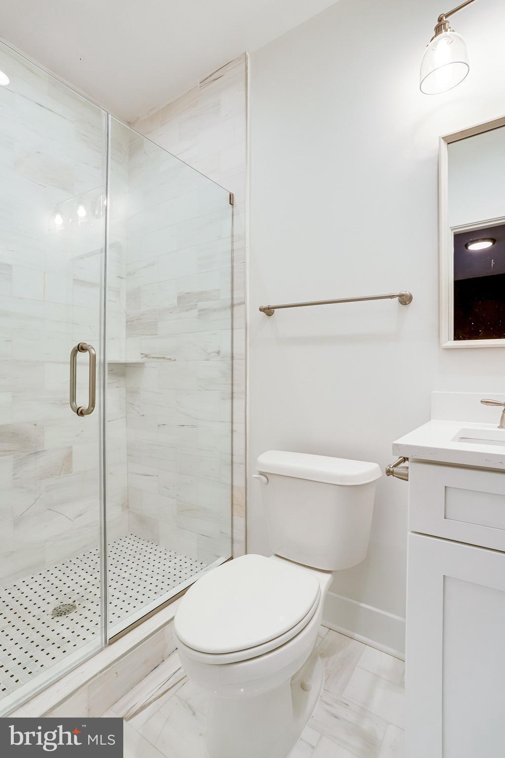 COUNTRY CLUB MANOR - Residential