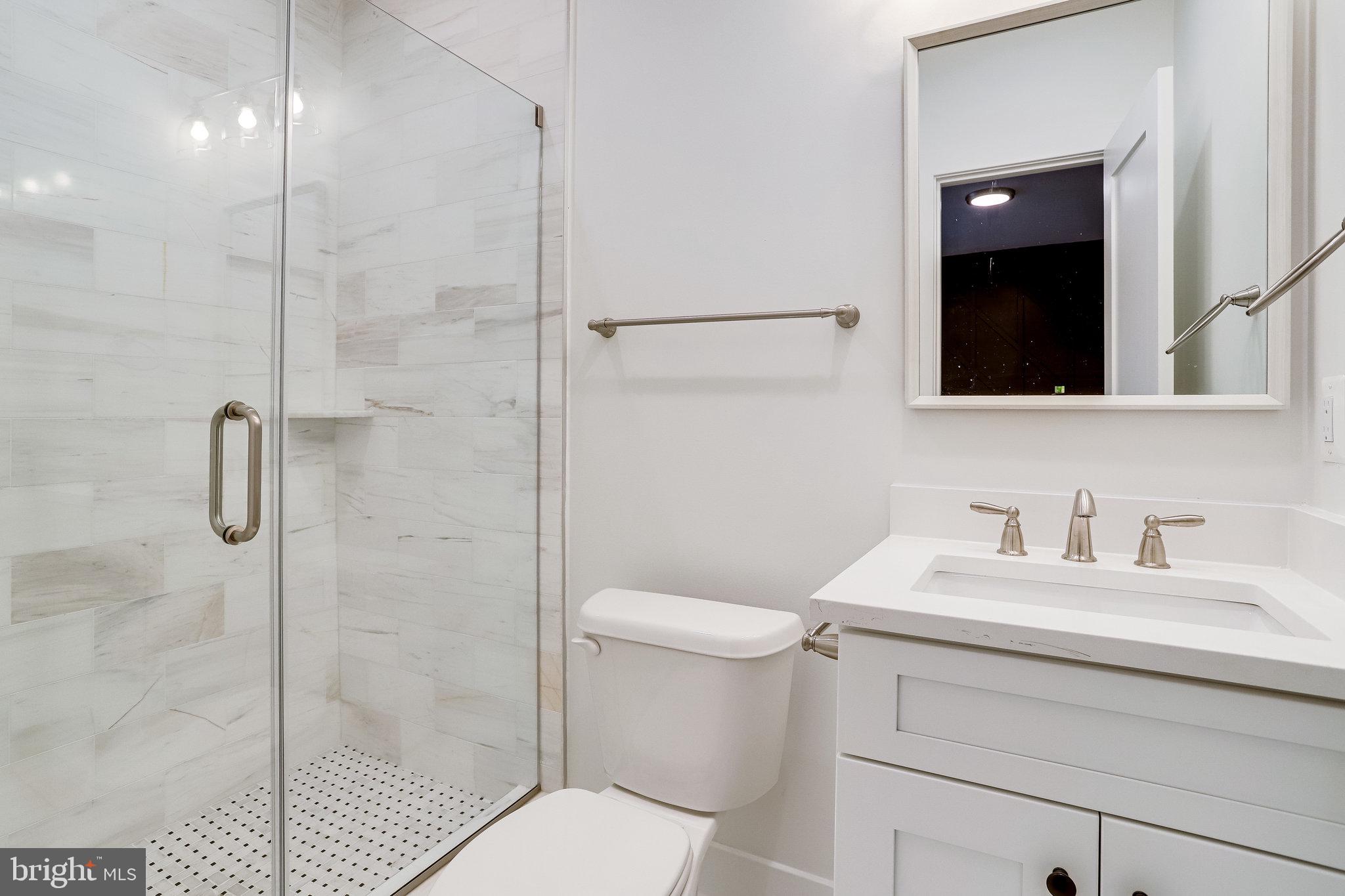 COUNTRY CLUB MANOR - Residential