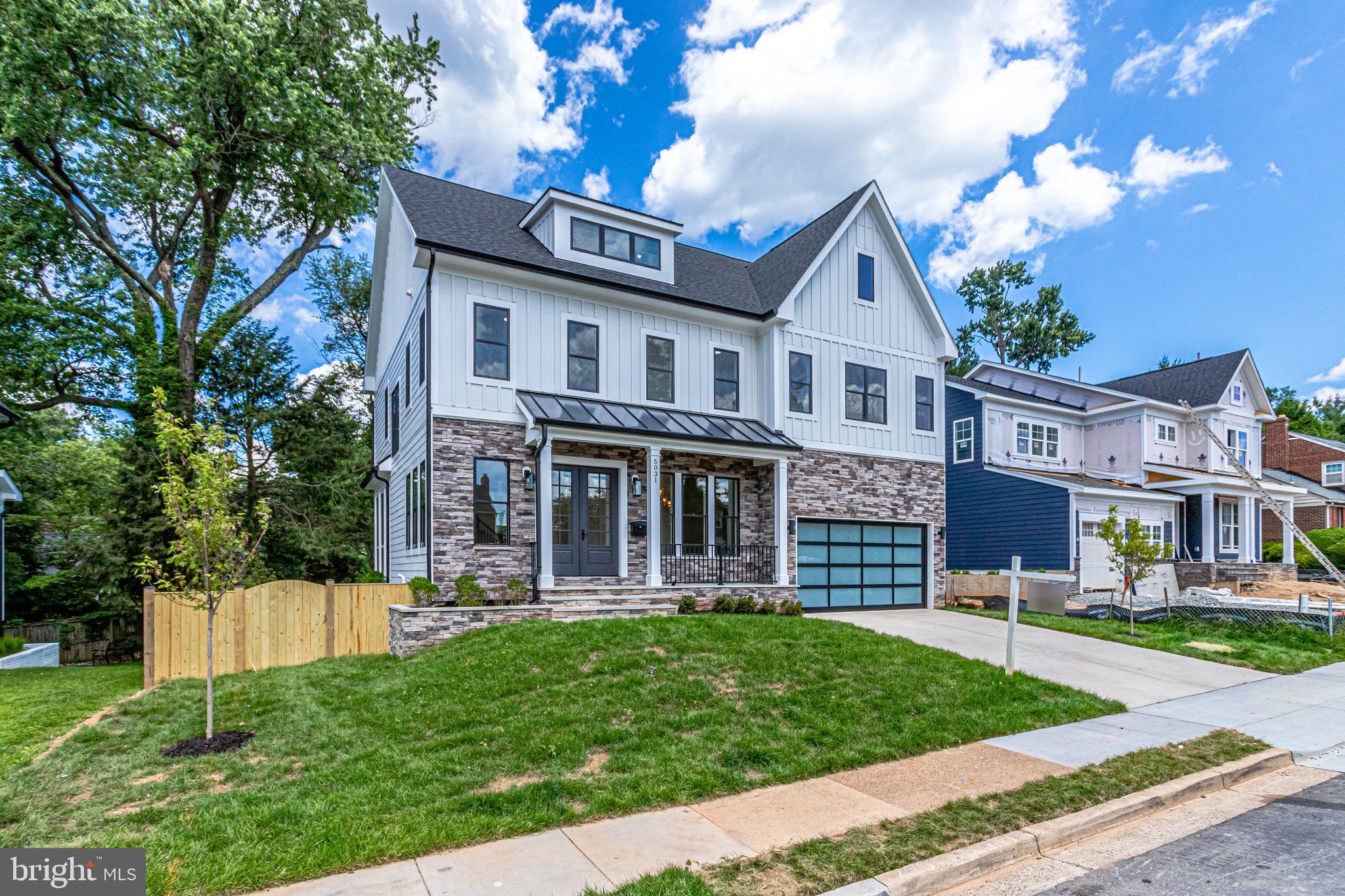 COUNTRY CLUB MANOR - Residential