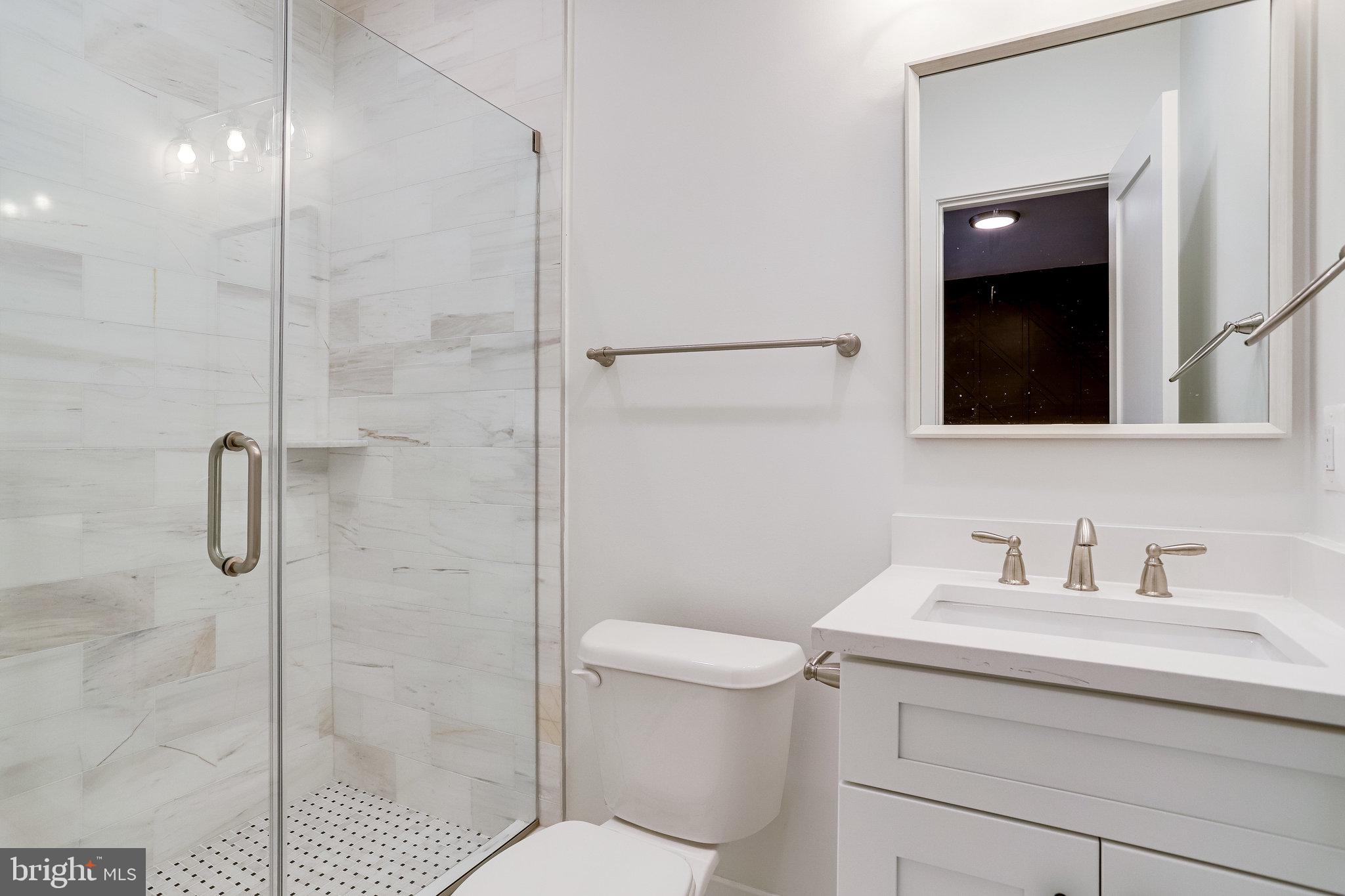 COUNTRY CLUB MANOR - Residential