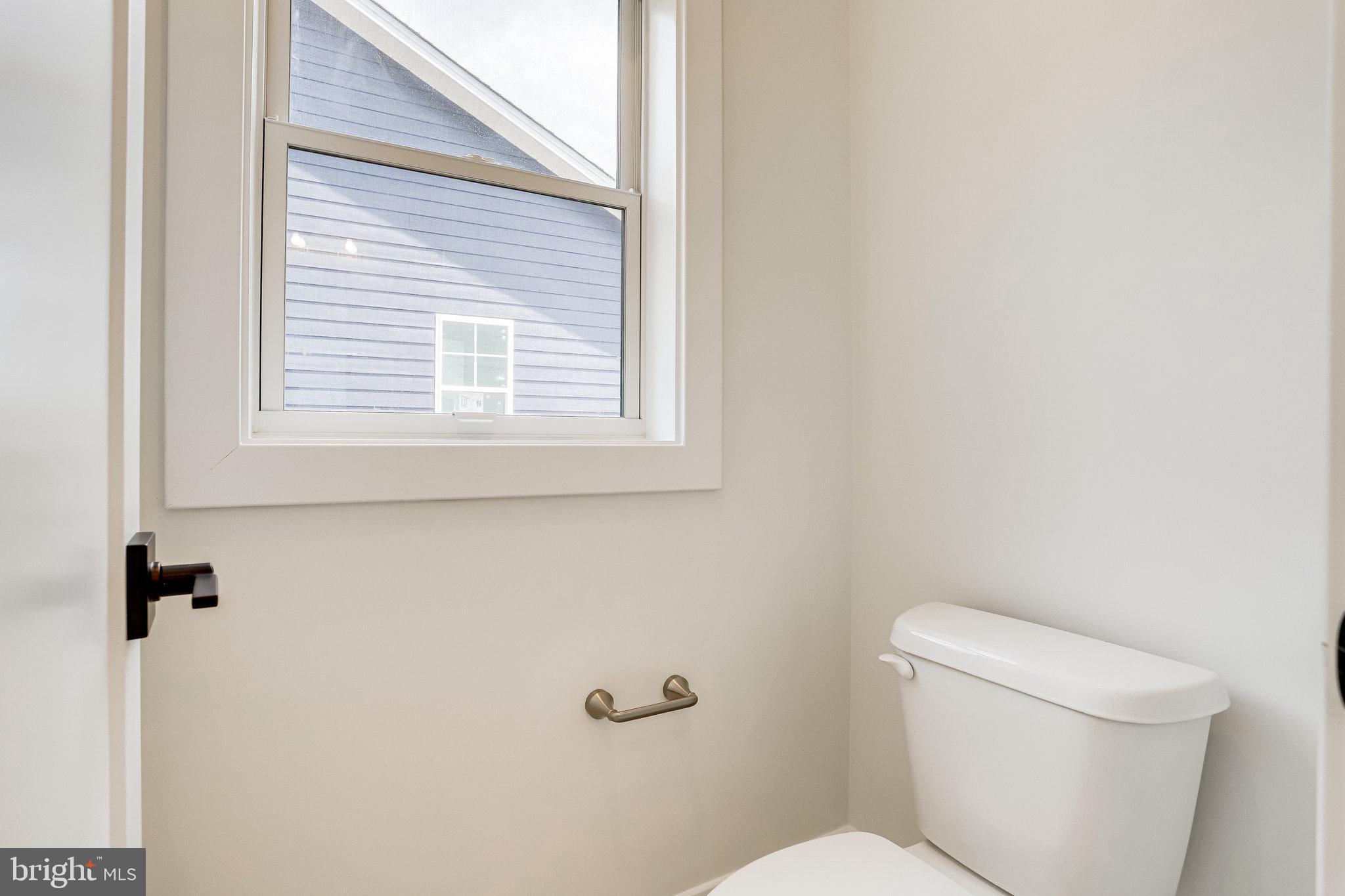 COUNTRY CLUB MANOR - Residential