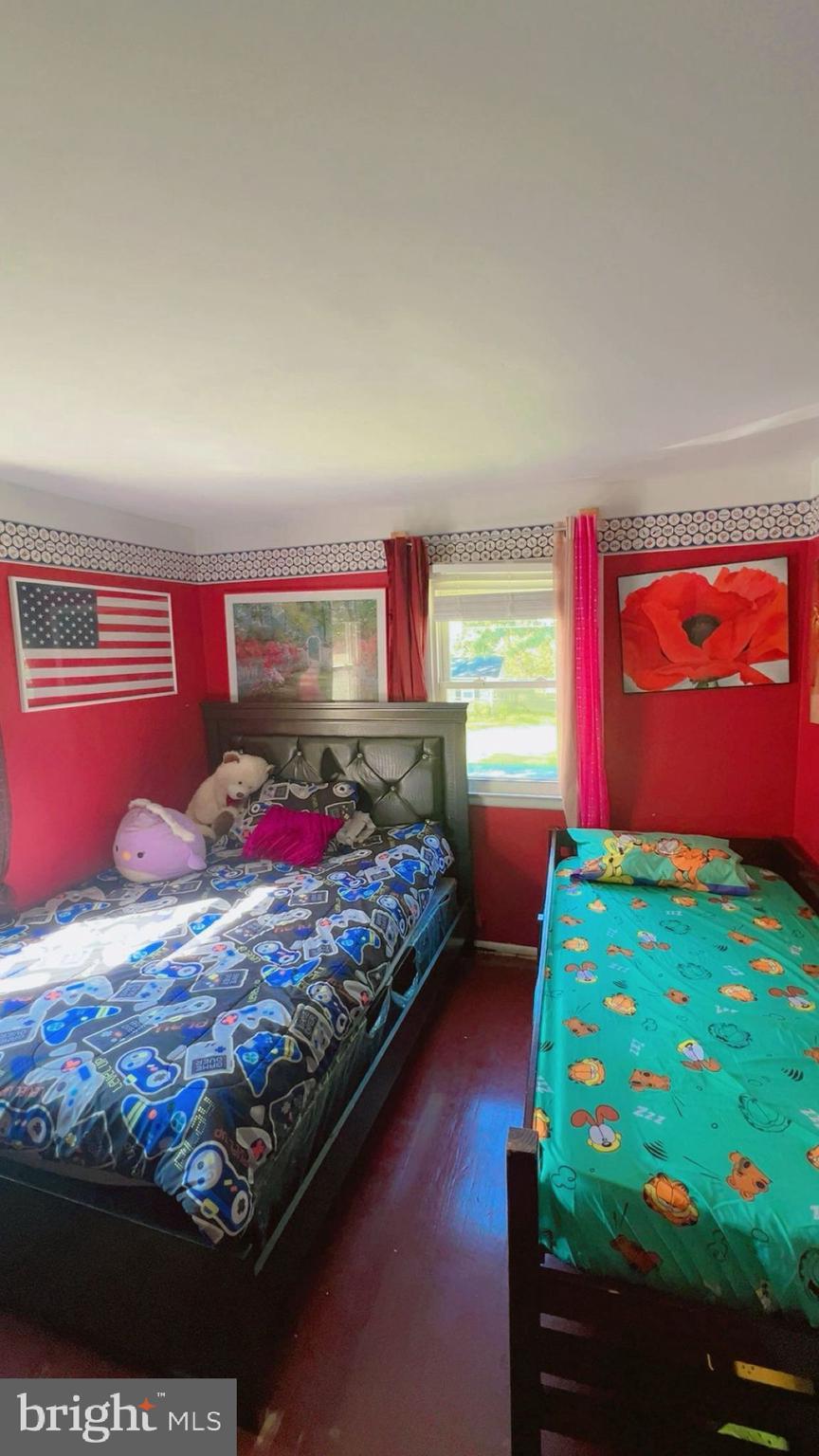 CAPITAL ESTATES - Residential