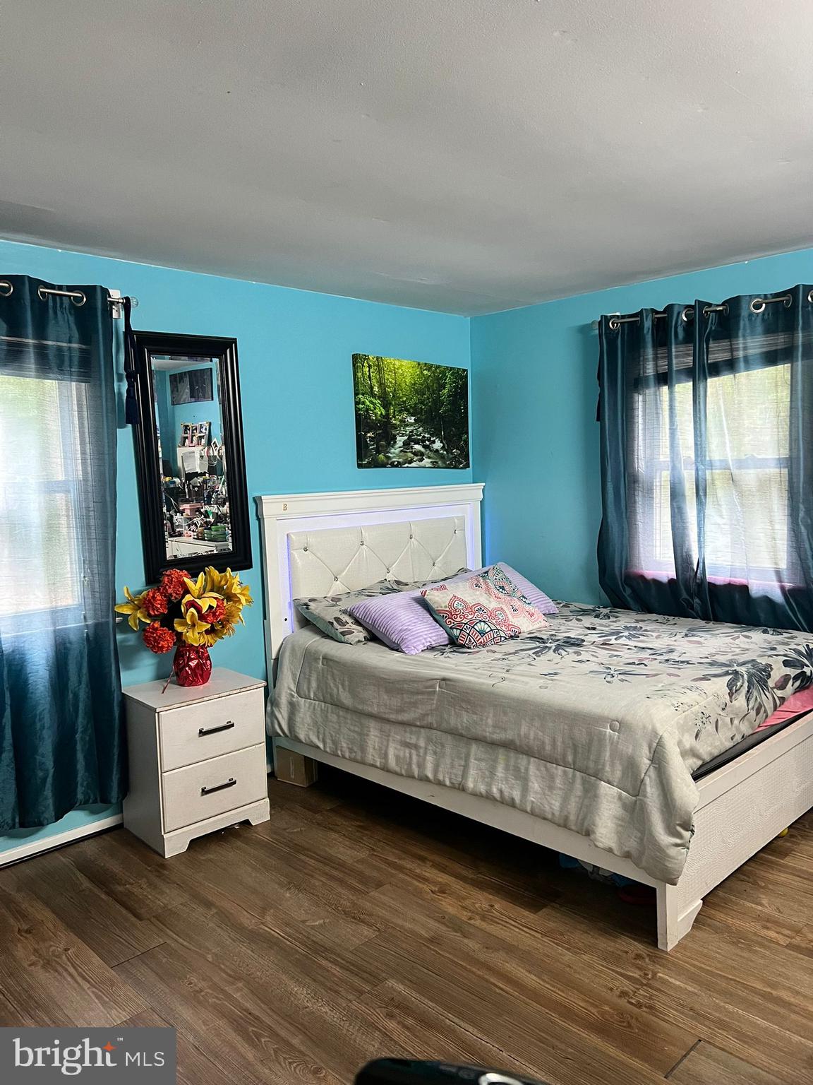 CAPITAL ESTATES - Residential